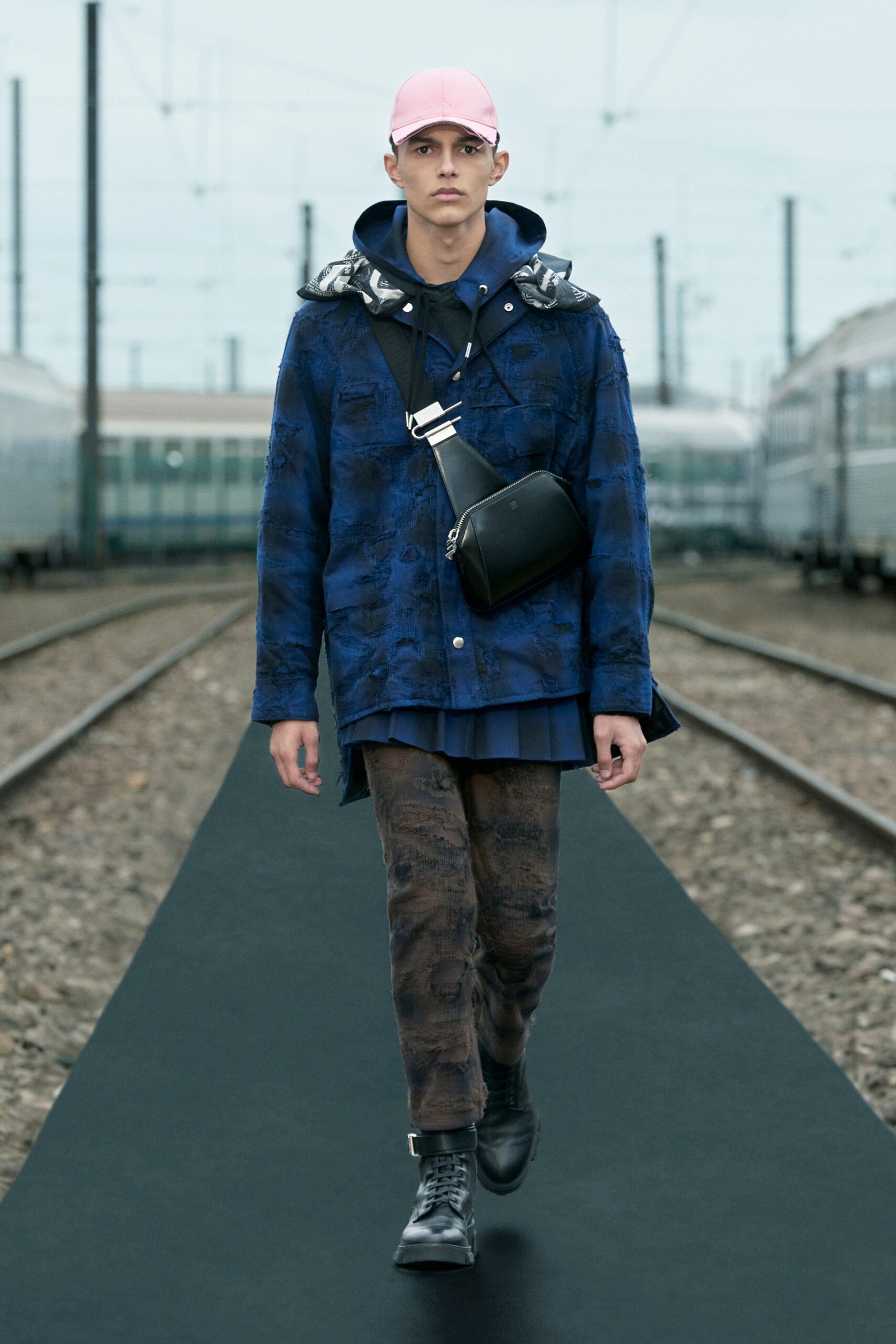 Givenchy Resort 22 Look 23