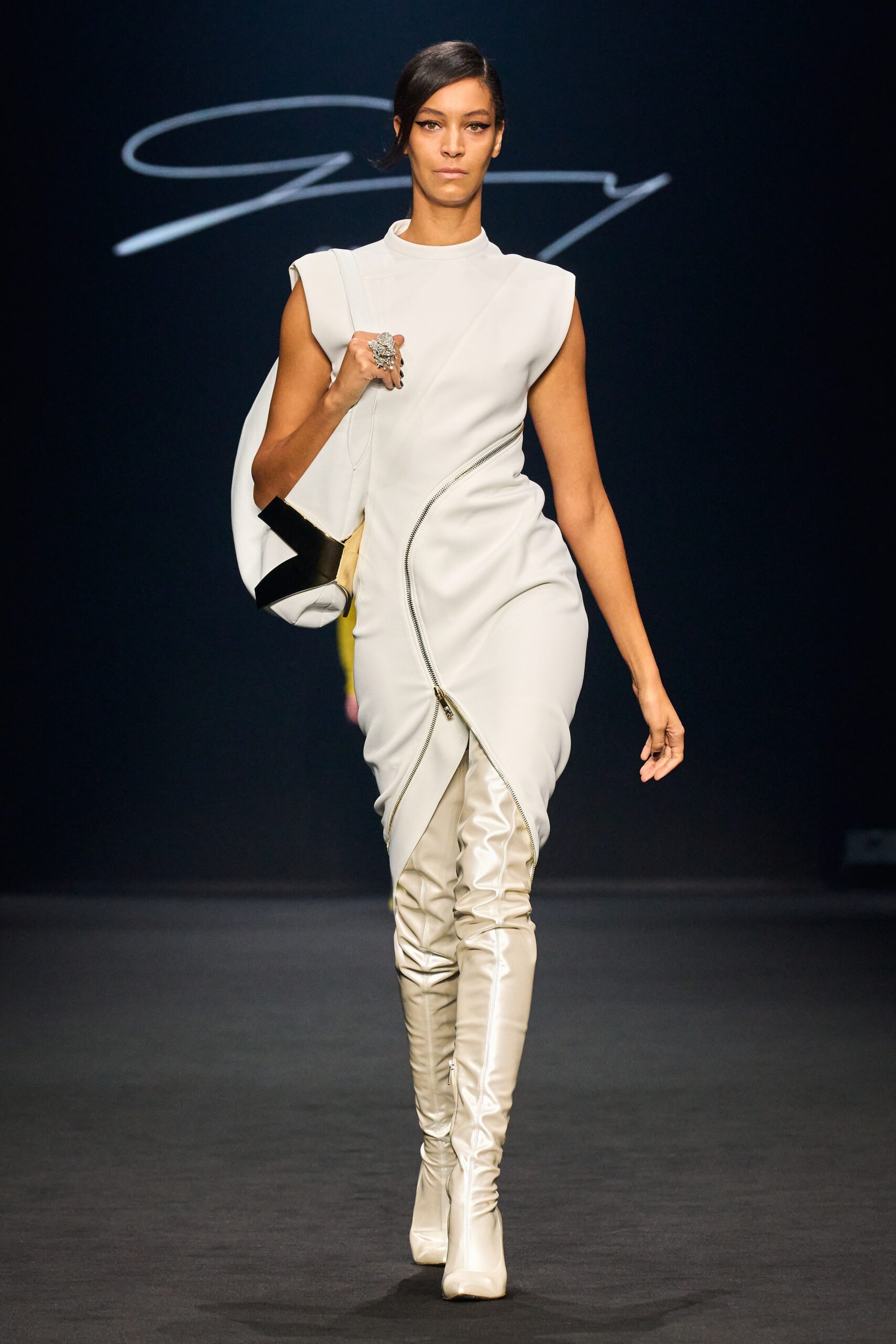 Genny F/W 23 Look 23
