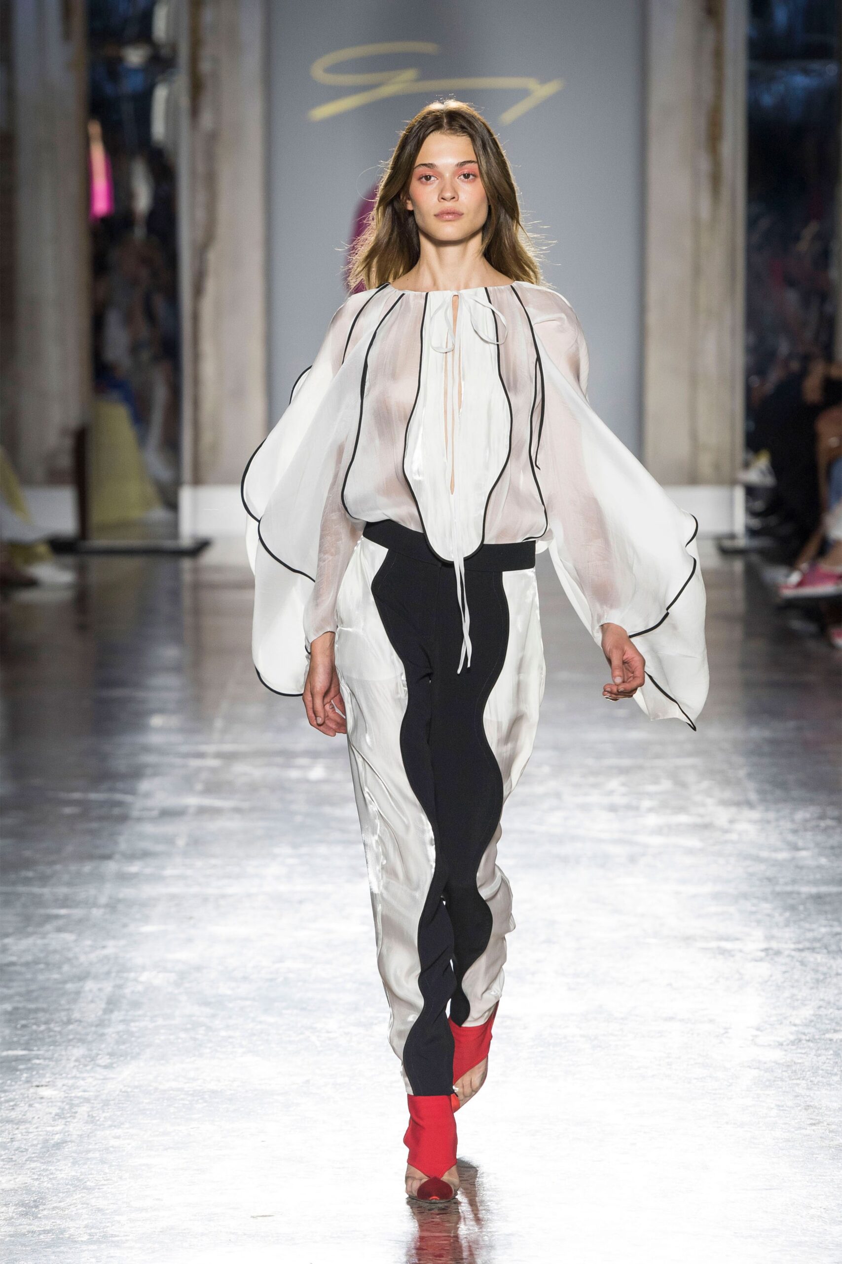 Genny S/S 19 Look 23