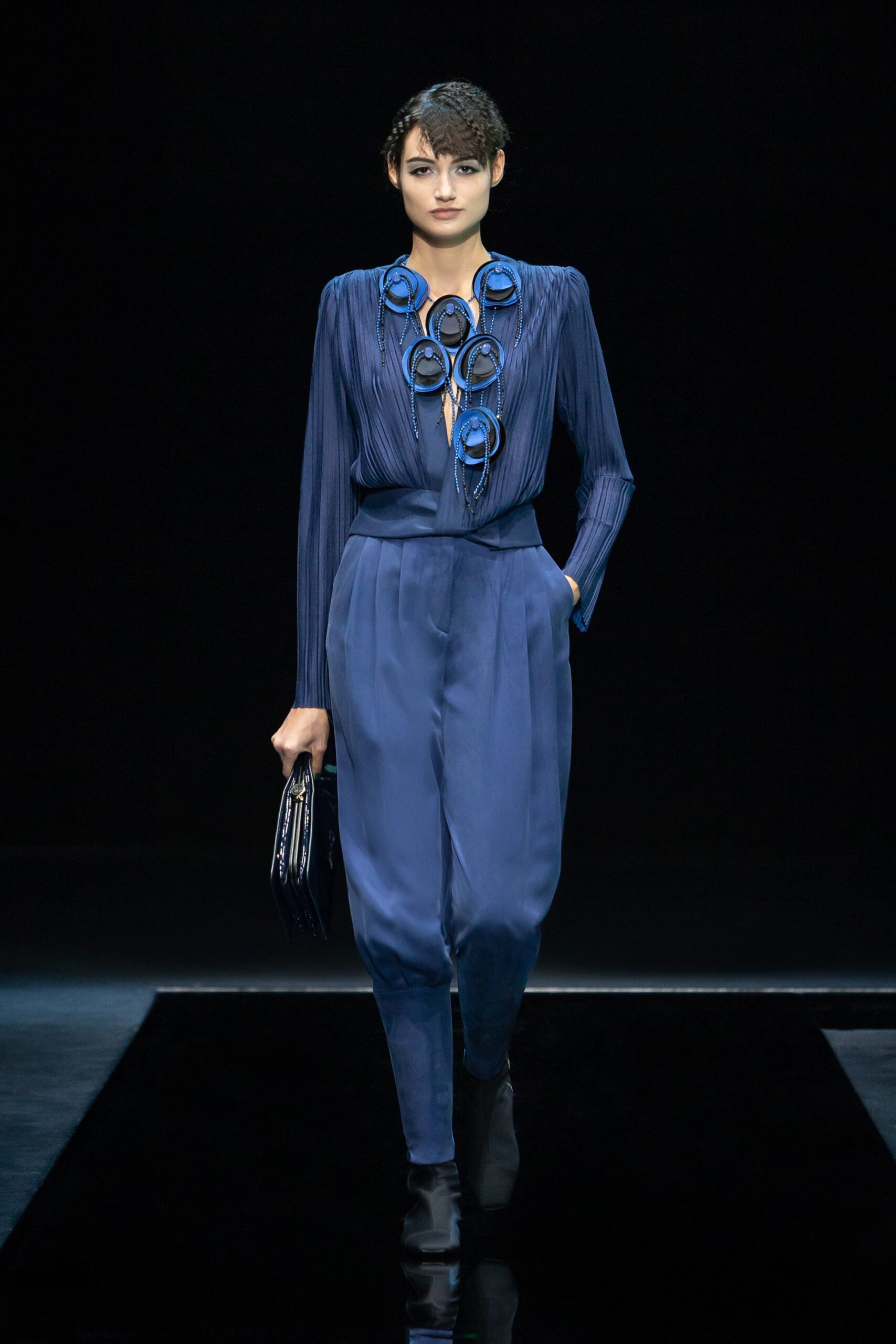 Giorgio Armani F/W 21 Look 24