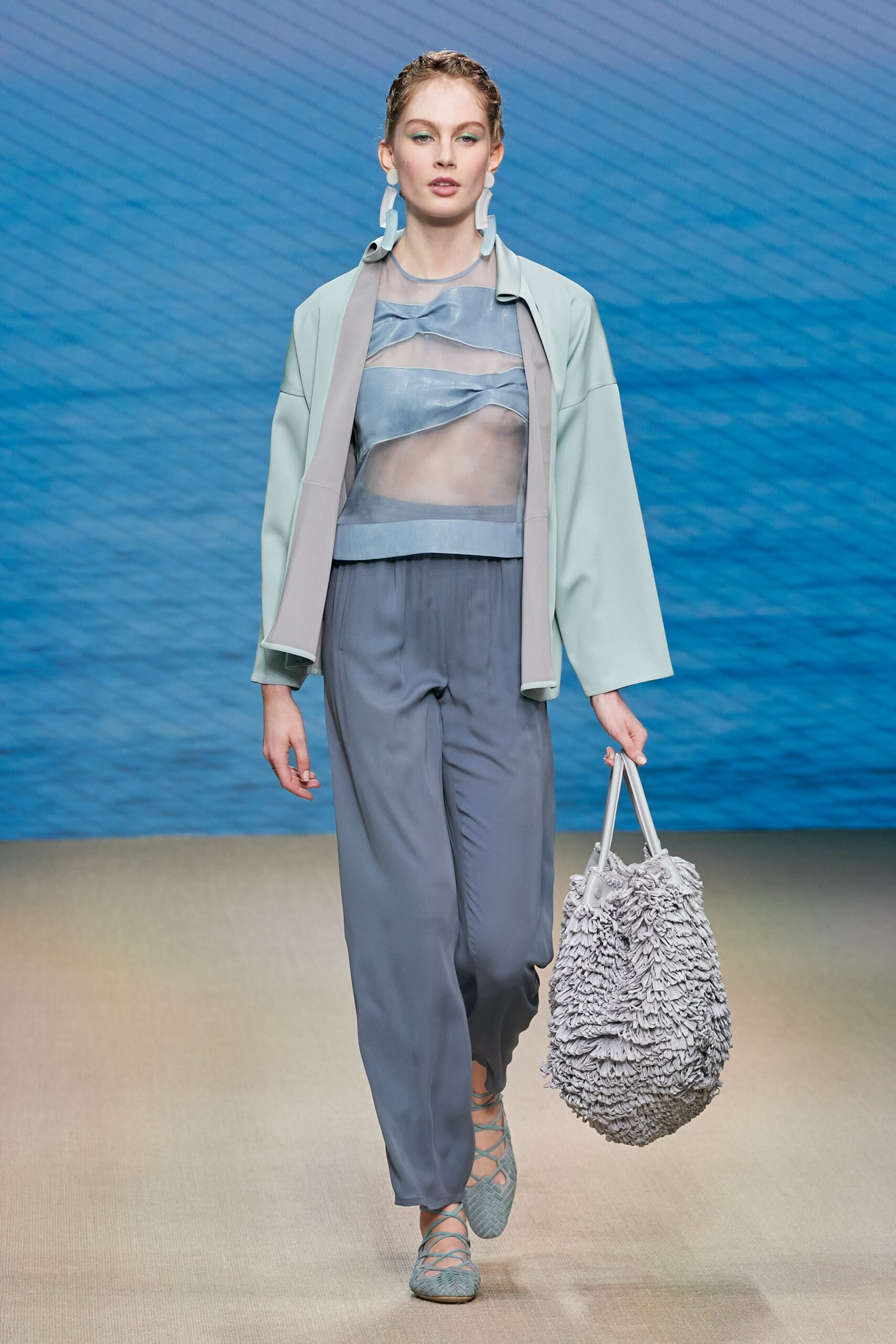Giorgio Armani S/S 22 Look 24