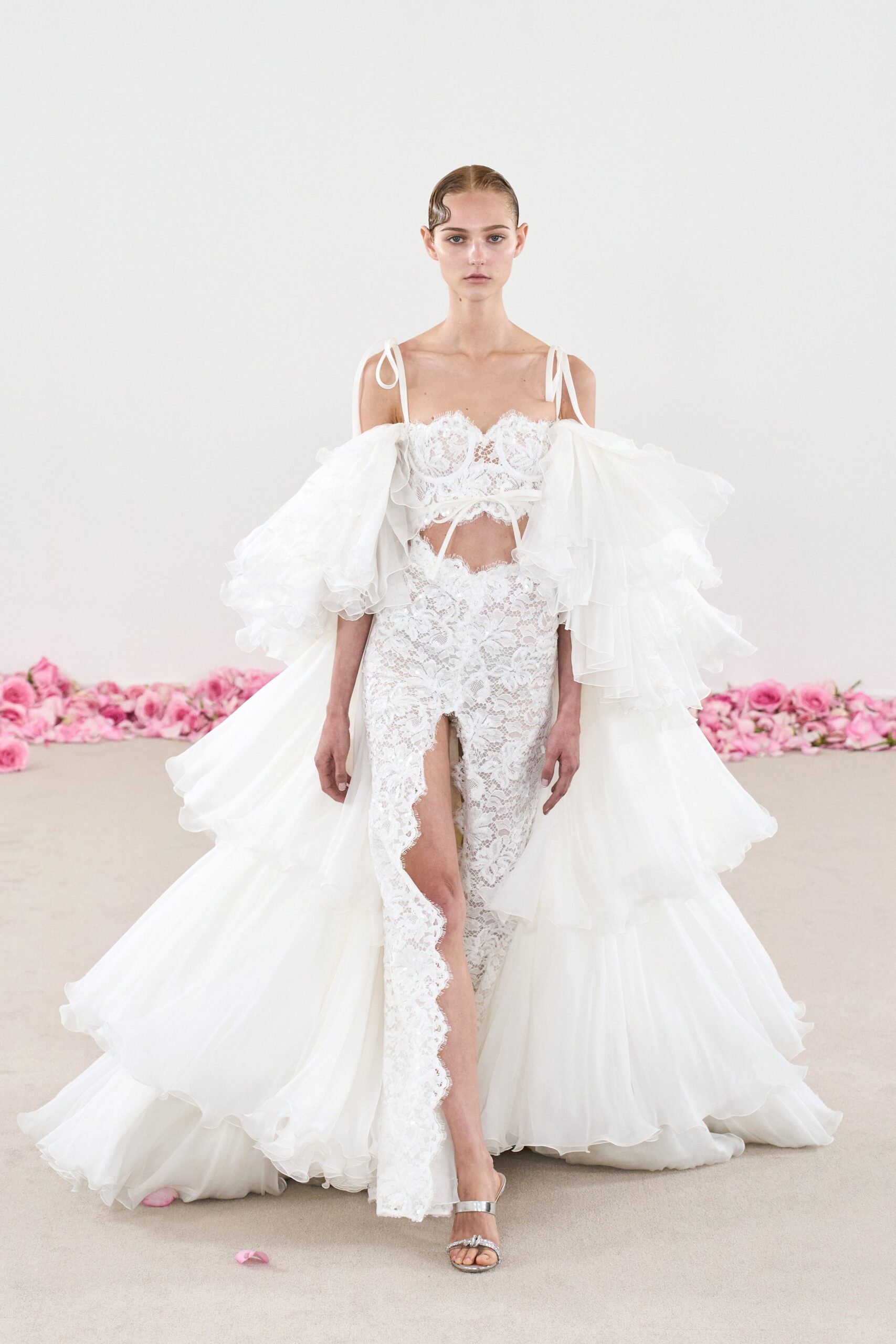 Giambattista Valli F/W 23 Couture Look 24