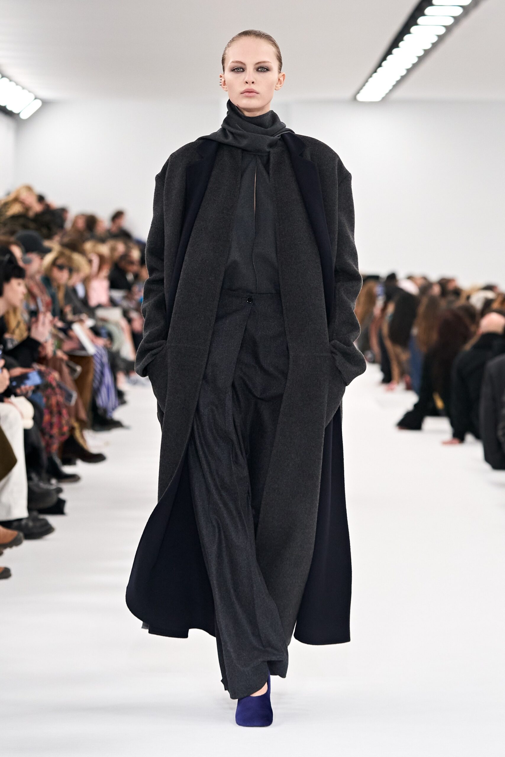 Givenchy F/W 23 Look 24