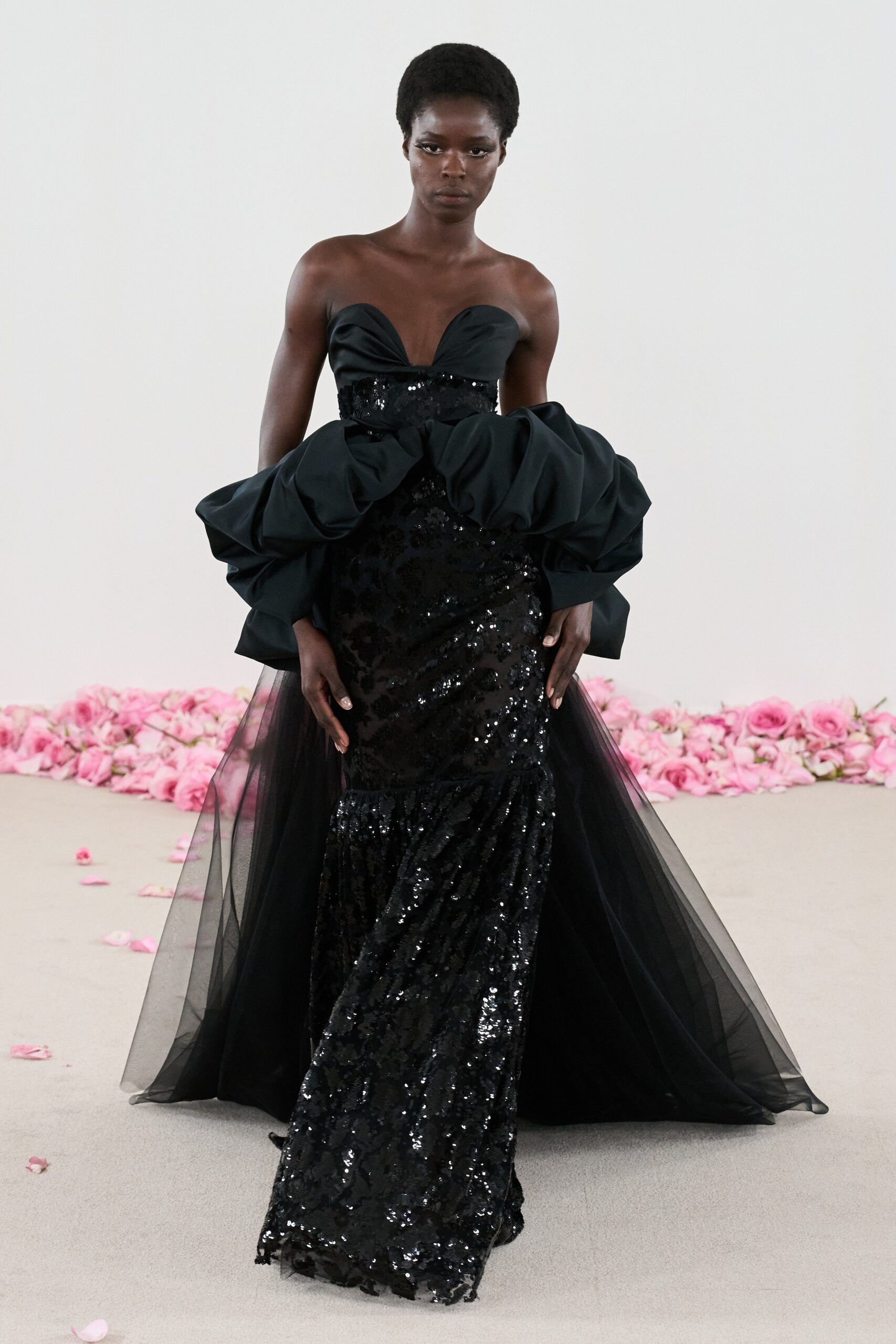 Giambattista Valli F/W 23 Couture Look 25