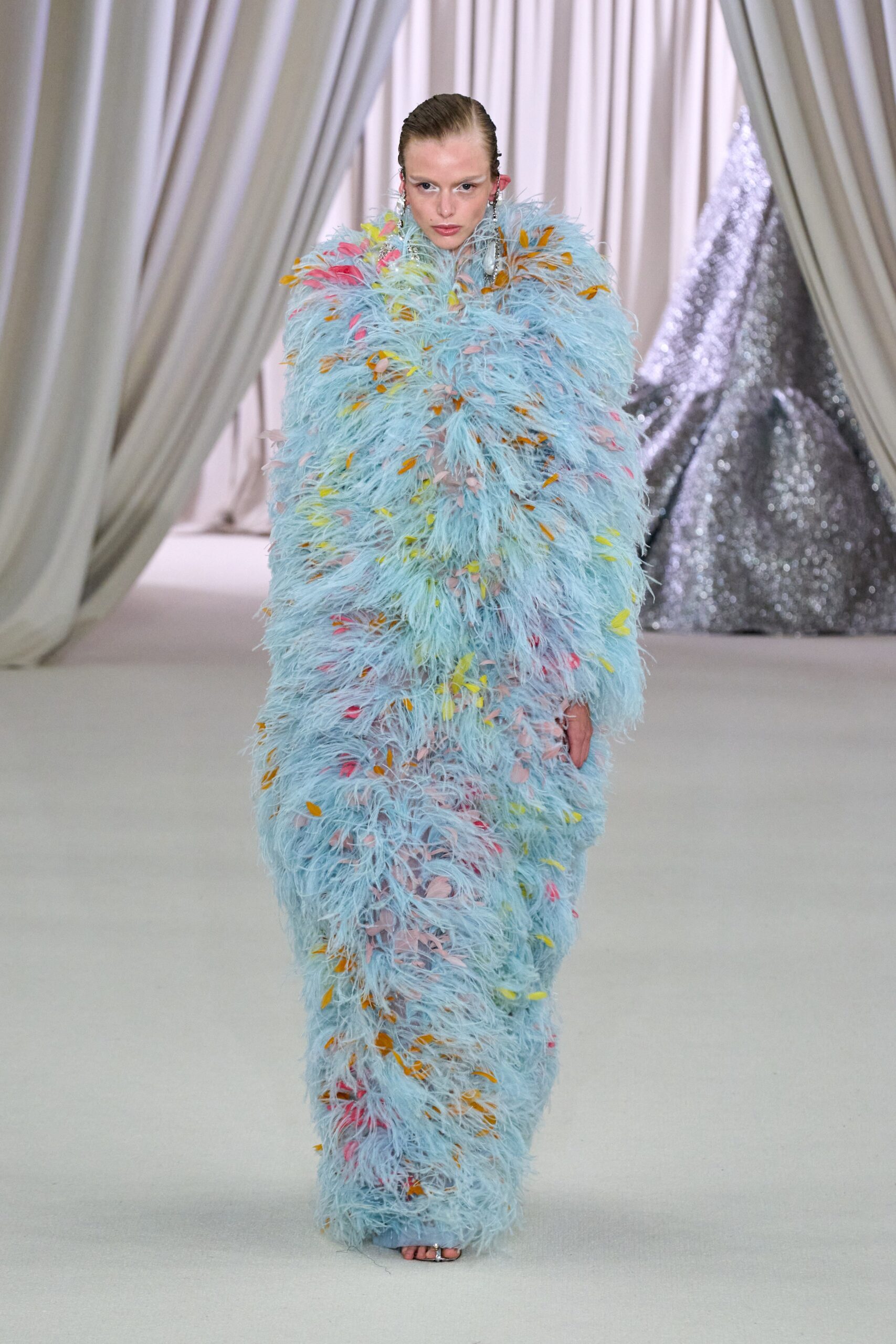 Giambattista Valli S/S 23 Couture Look 25