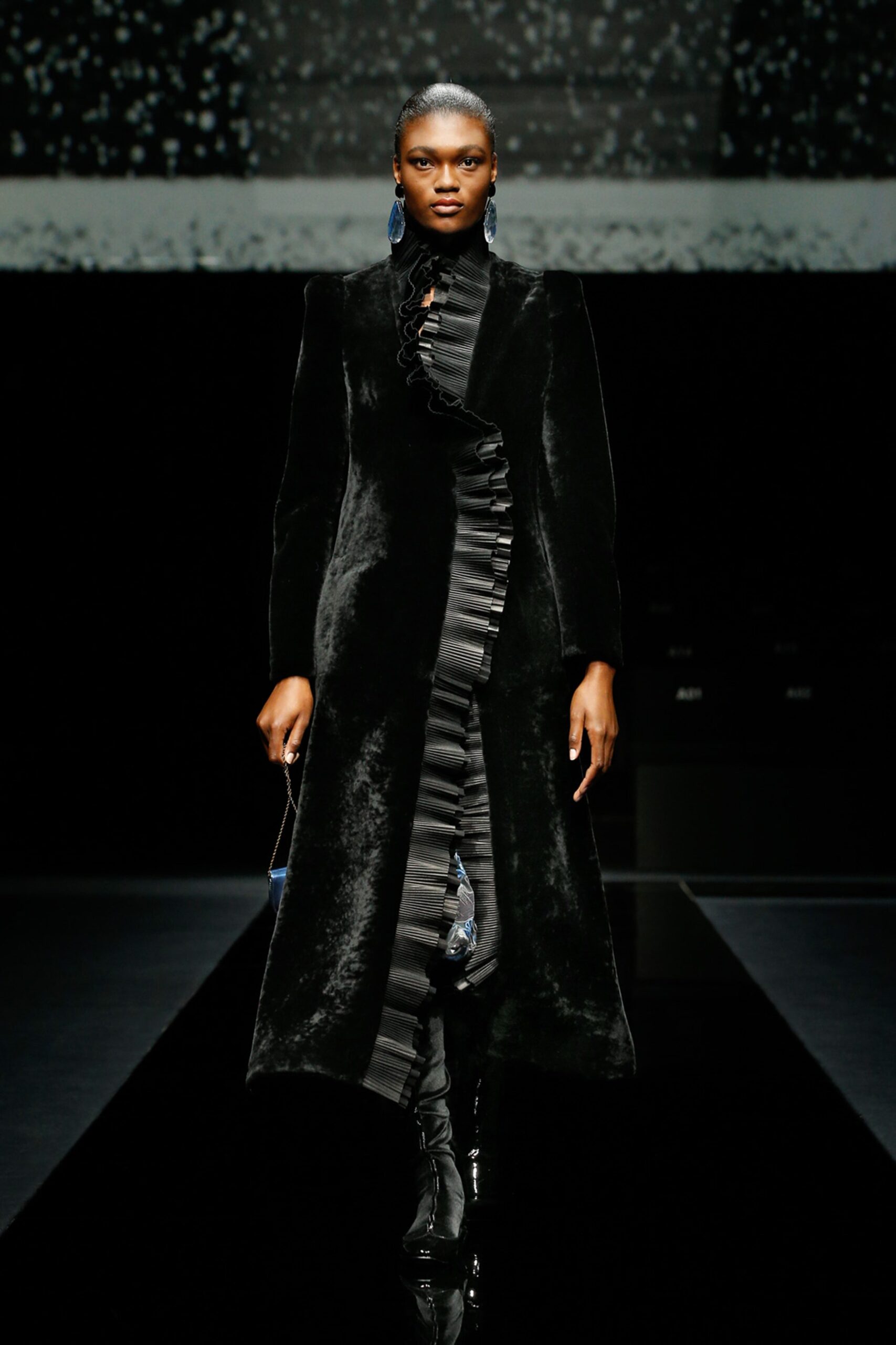 Giorgio Armani F/W 20 Look 25