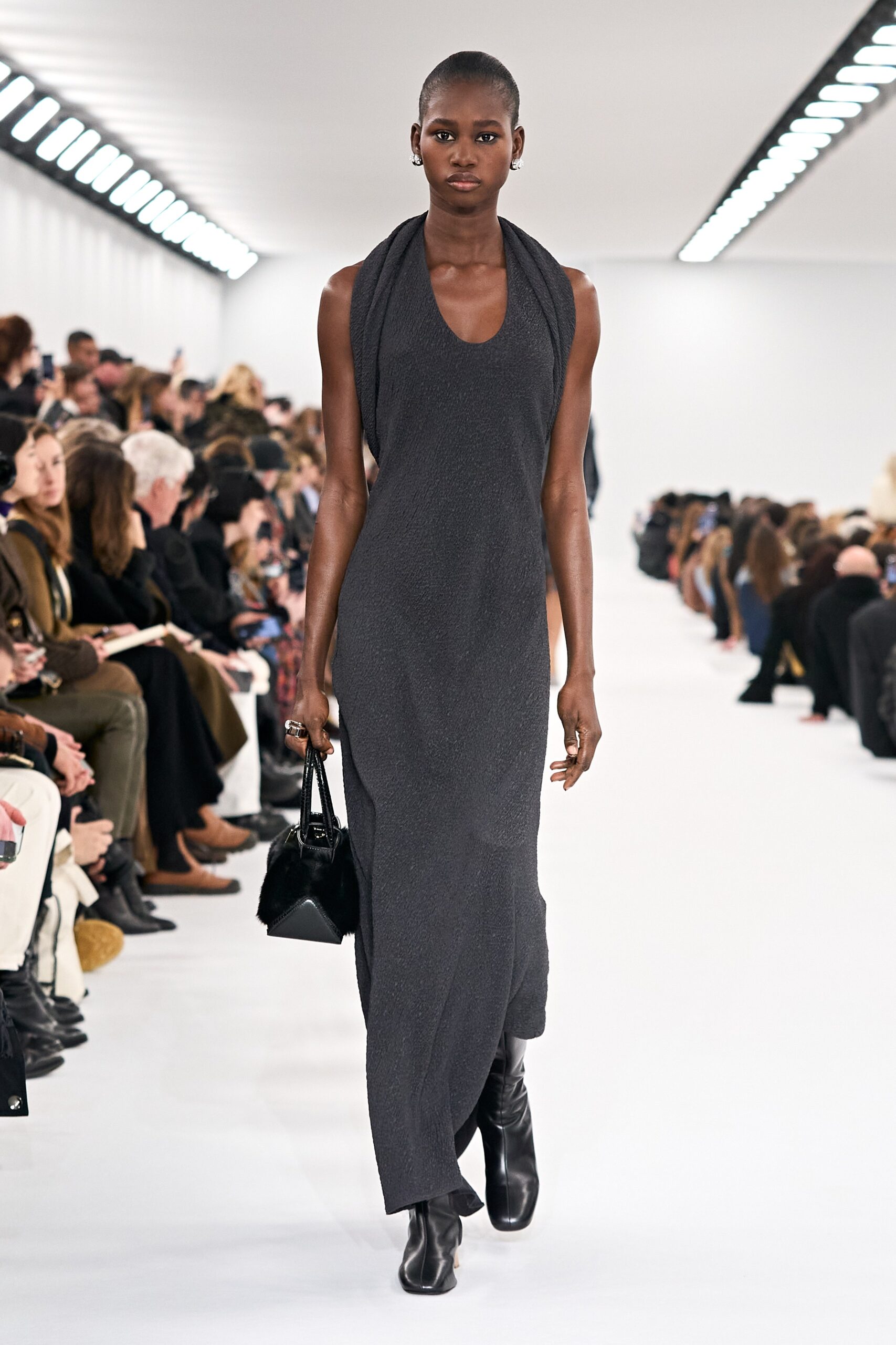 Givenchy F/W 23 Look 25