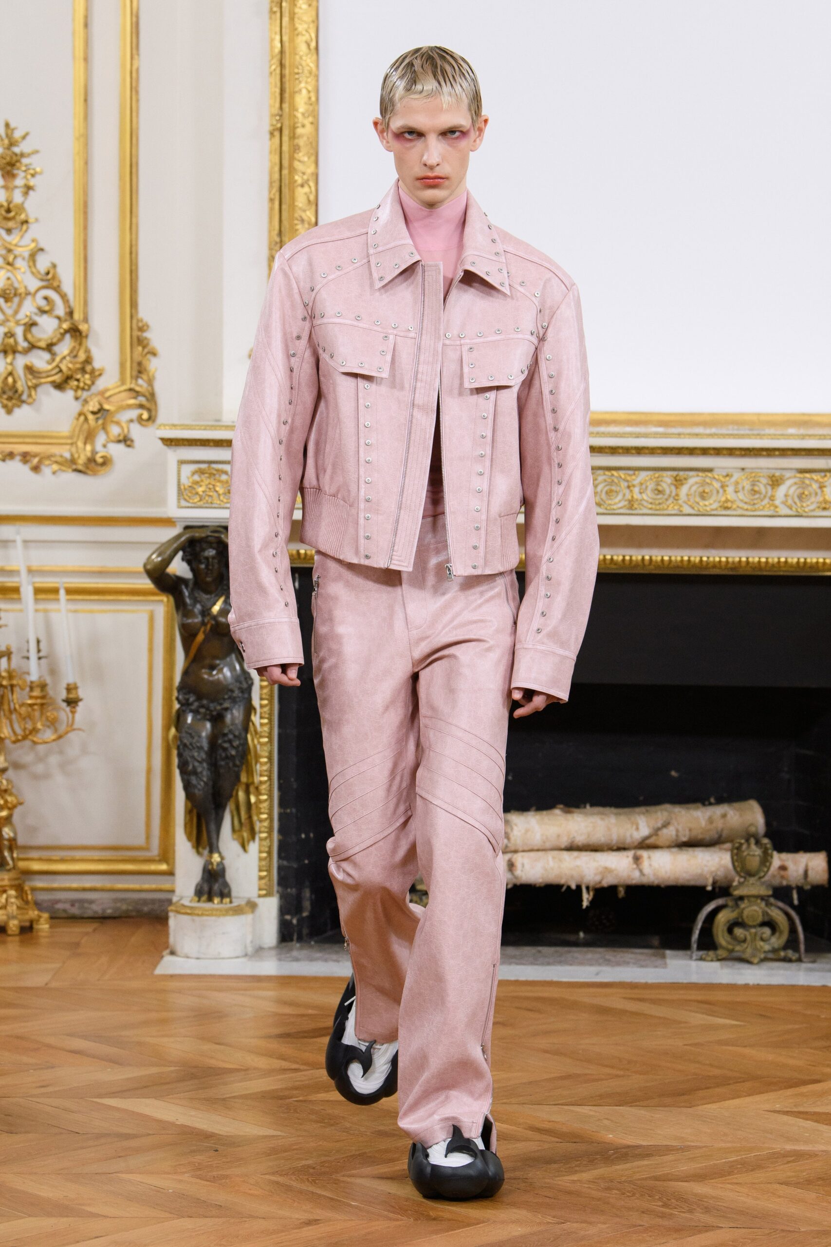 Feng Chen Wang F/W 23 Menswear Look 26