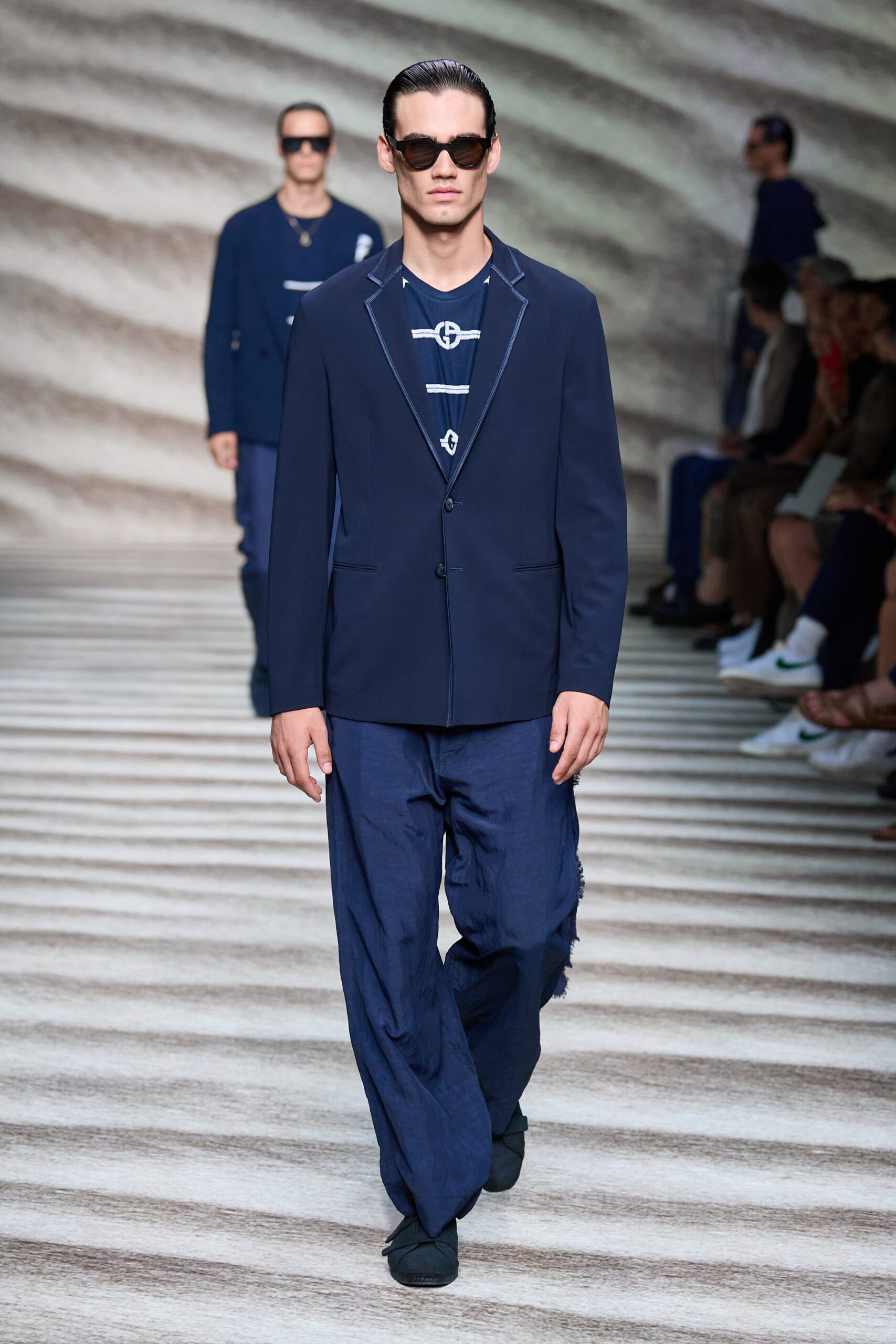 Giorgio Armani S/S 23 Menswear Look 26