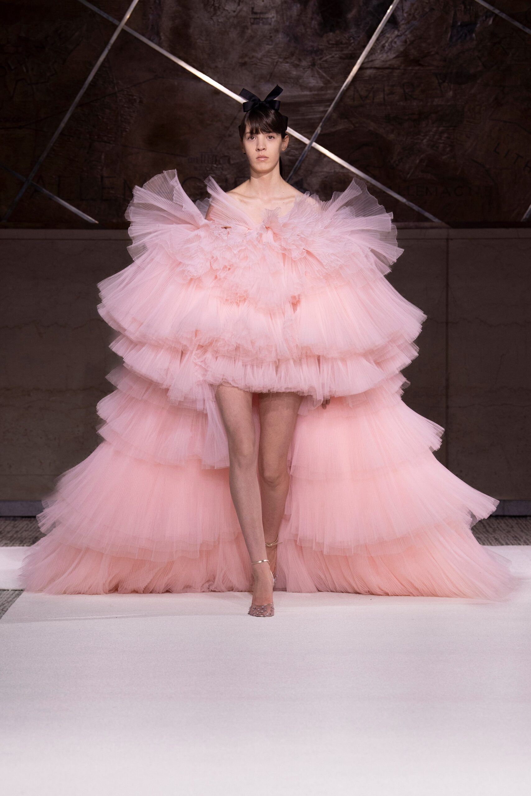 Giambattista Valli F/W 22 Look 28