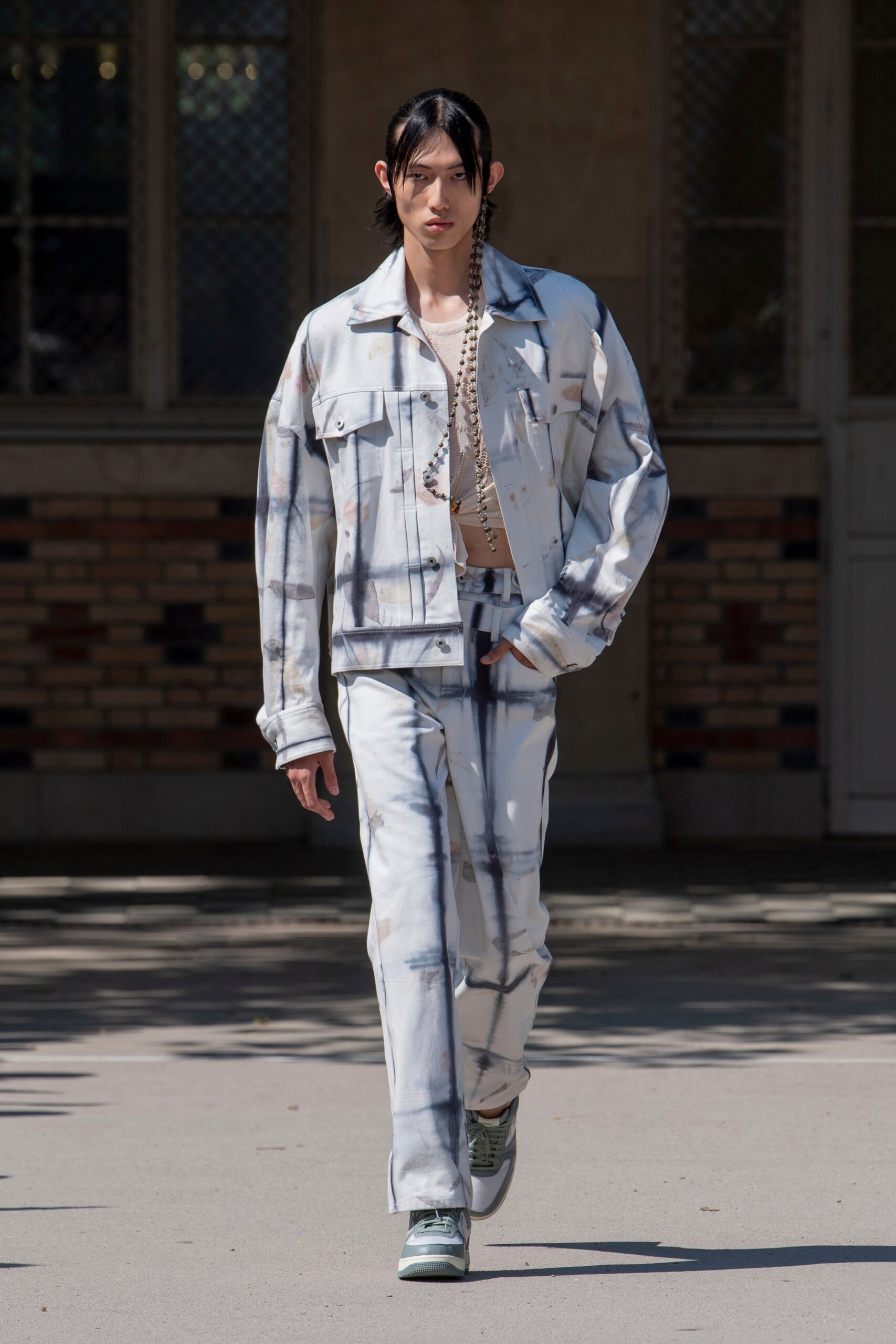 Feng Chen Wang S/S 24 Menswear Look 28