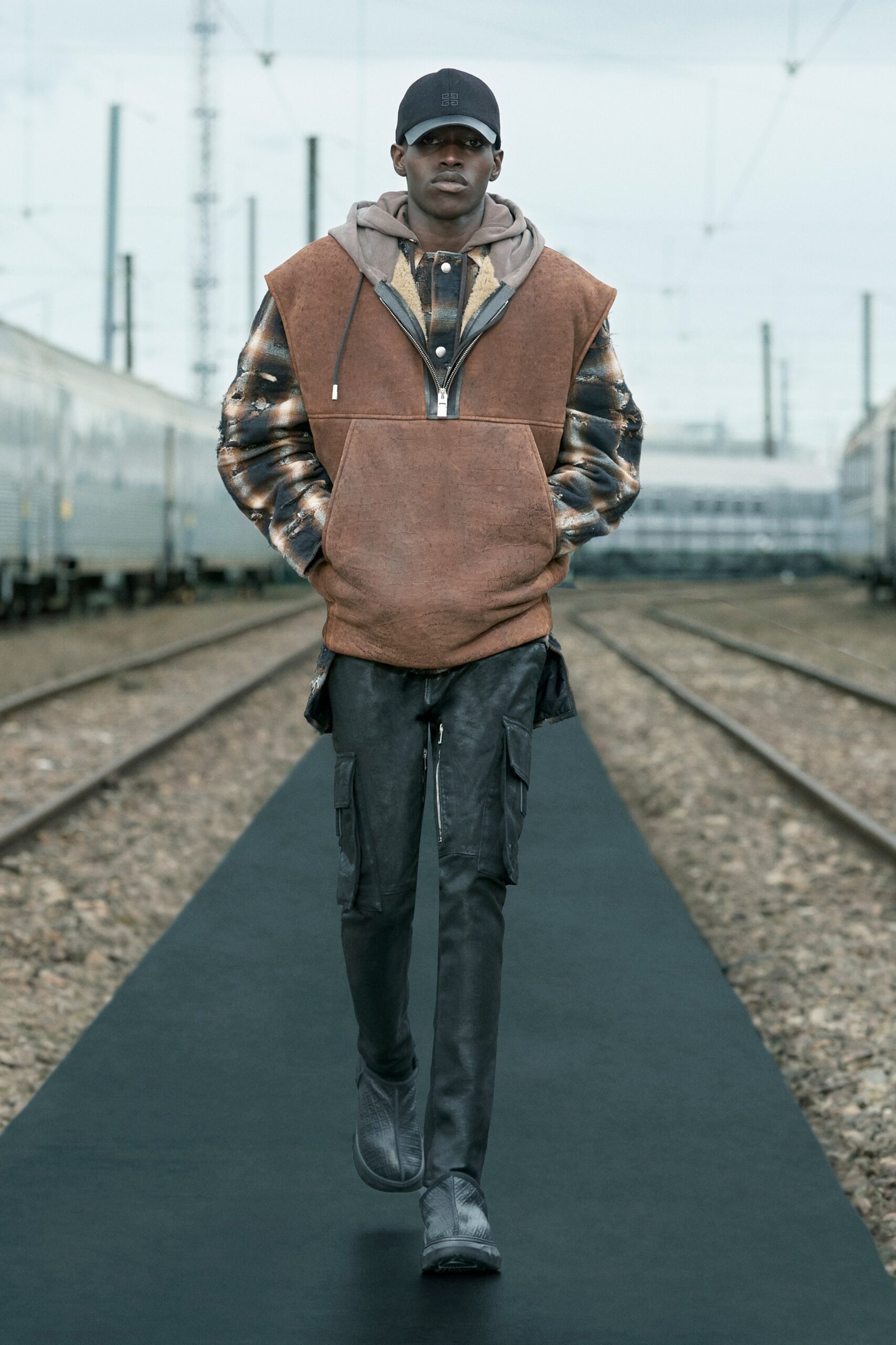 Givenchy Resort 22 Look 29