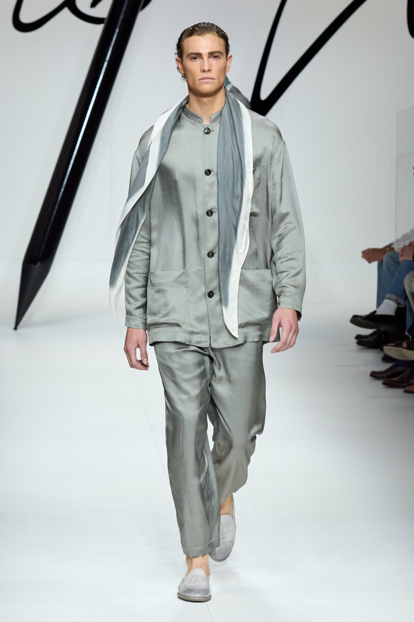 Giorgio Armani S/S 24 Menswear Look 29