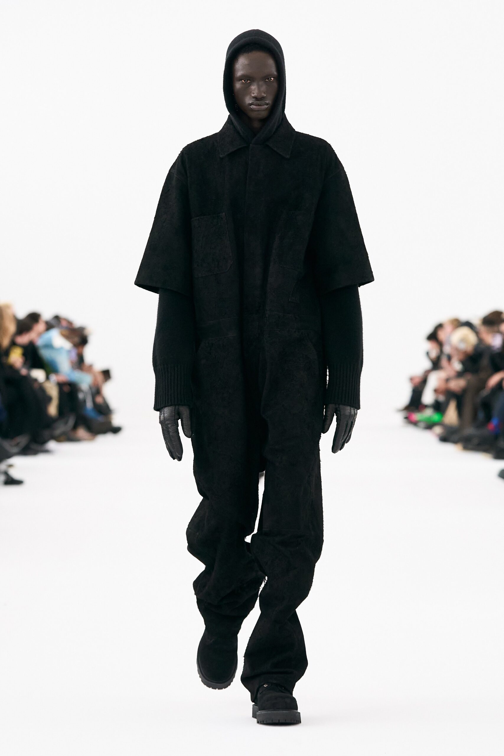 Givenchy F/W 23 Menswear Look 29