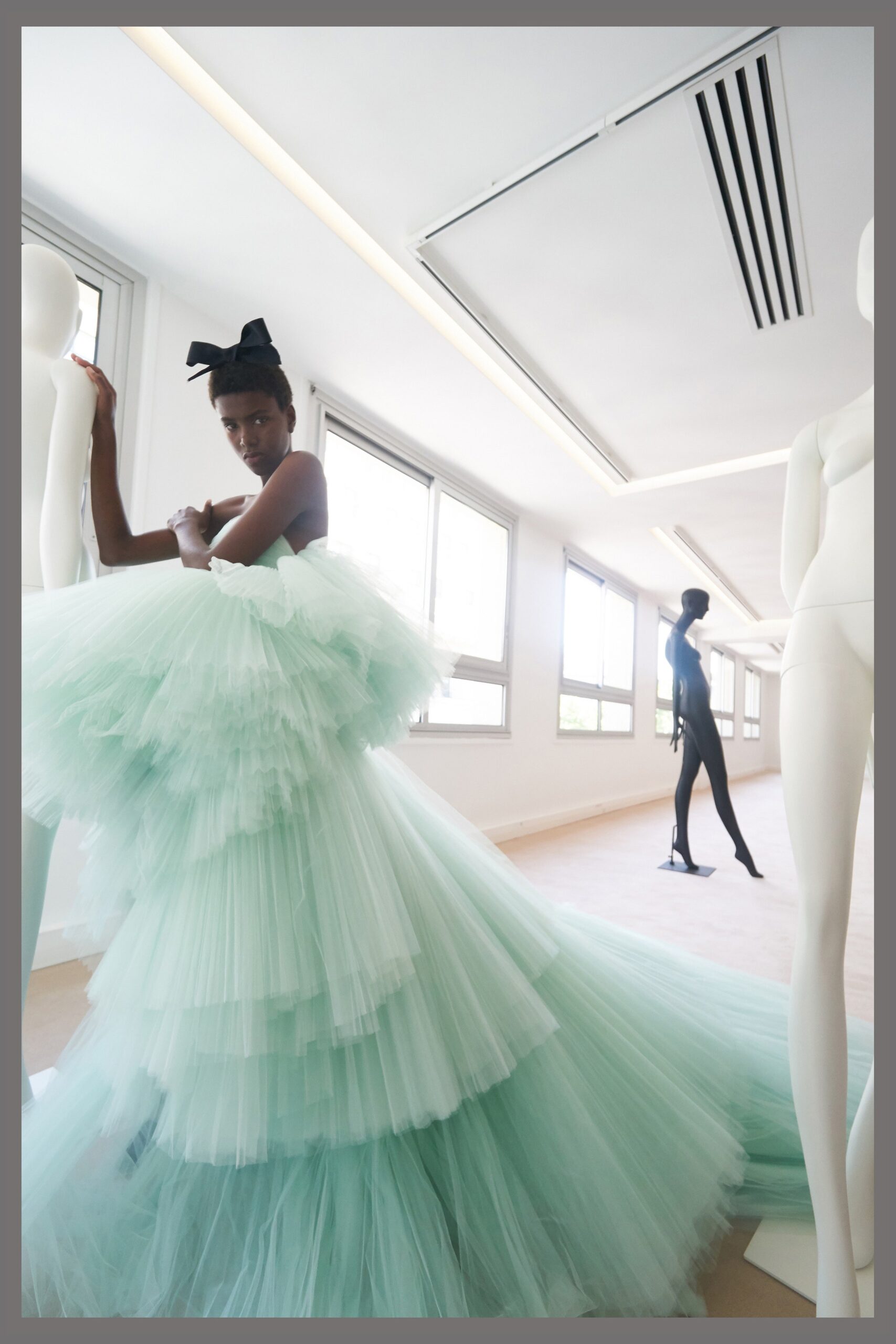 Giambattista Valli F/W 19 Couture Look 30