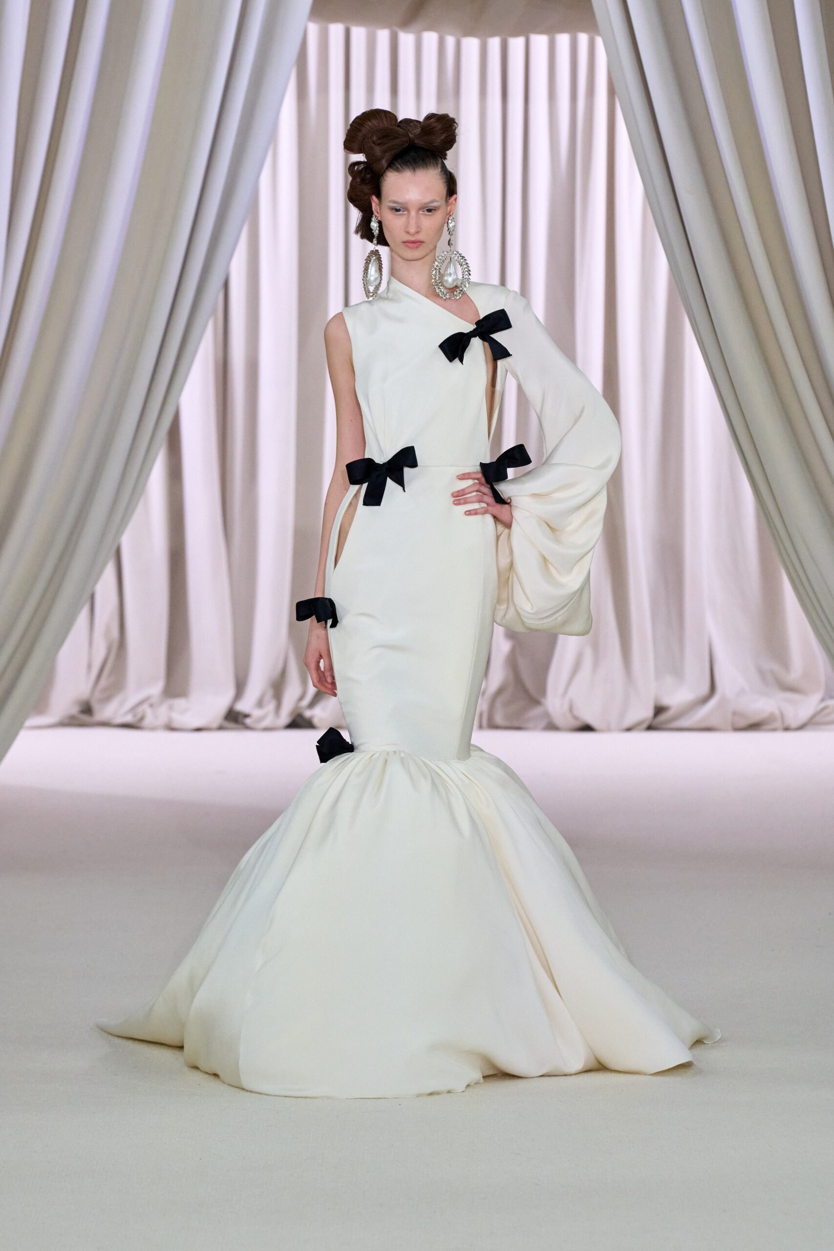 Giambattista Valli S/S 23 Couture Look 30