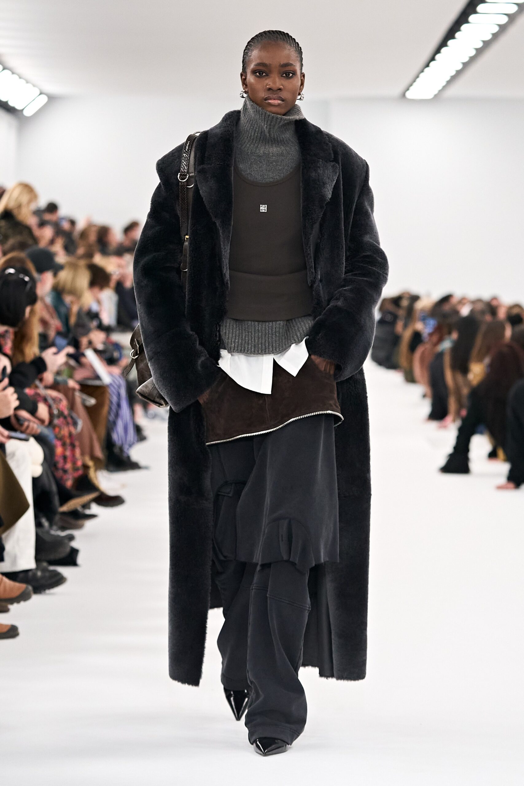 Givenchy F/W 23 Look 30