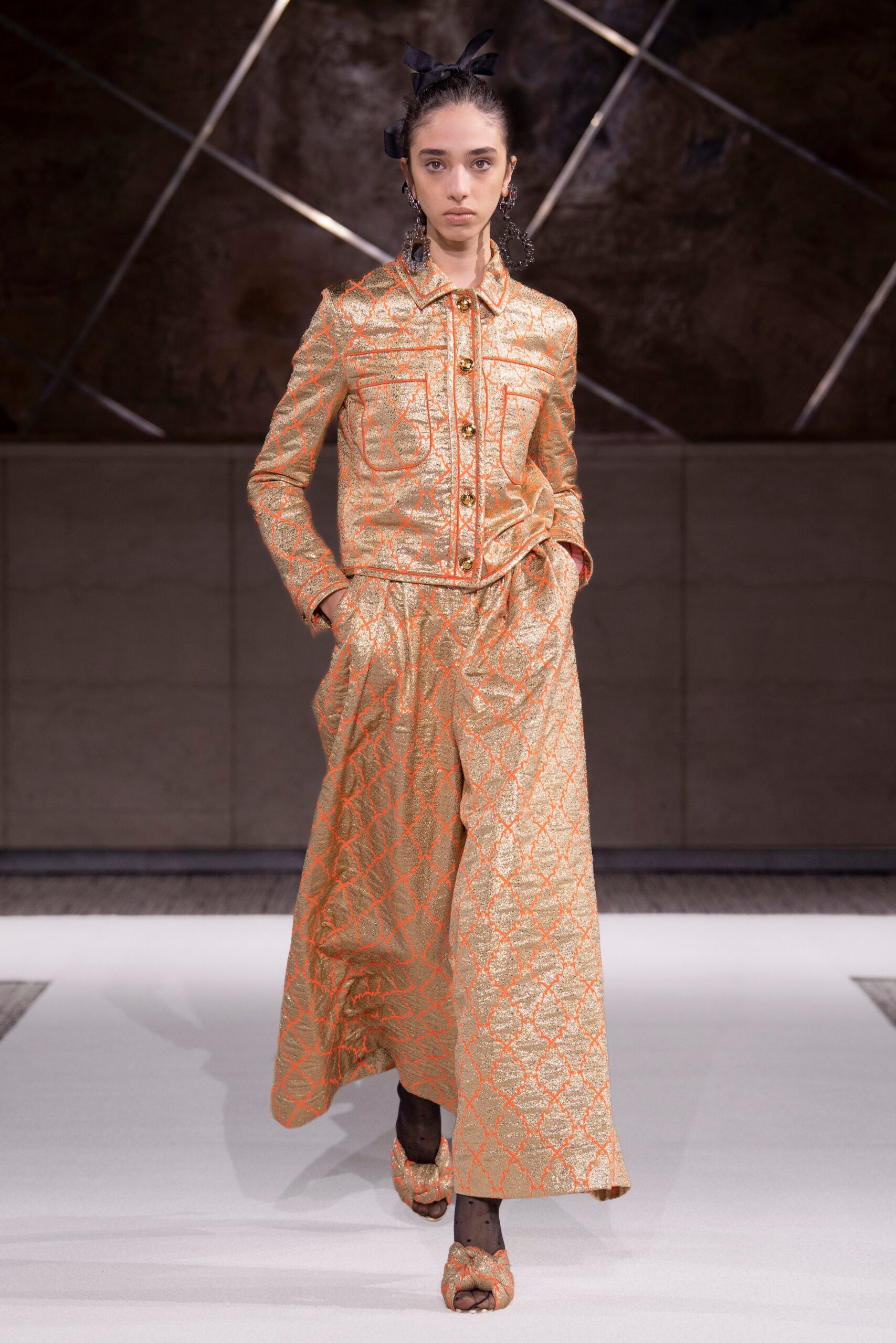 Giambattista Valli F/W 22 Look 31