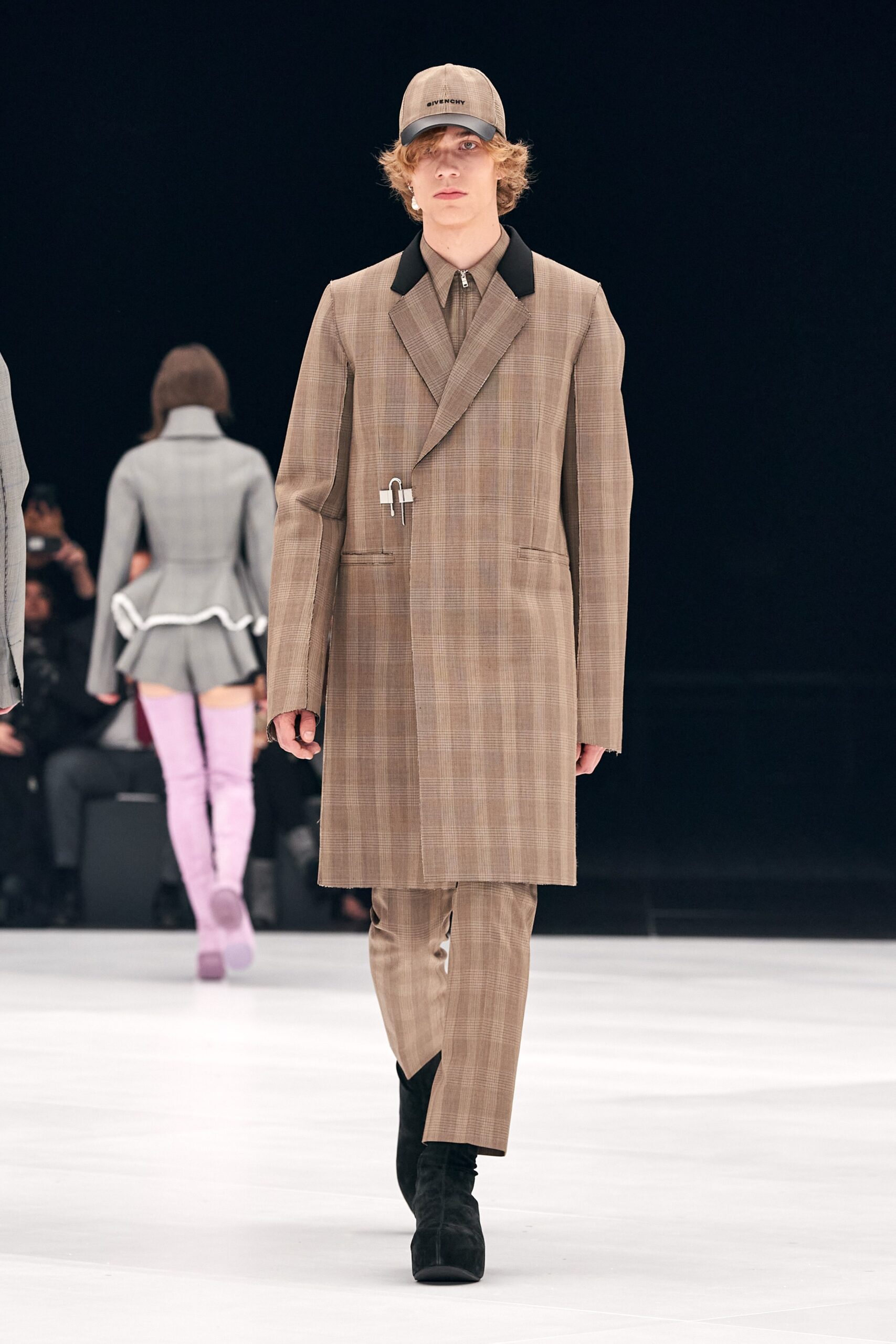 Givenchy S/S 22 Look 31