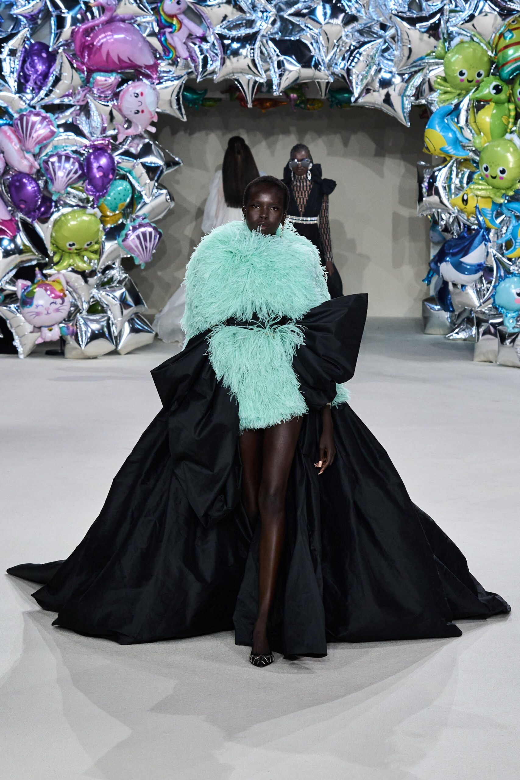 Giambattista Valli F/W 22 Couture Look 31