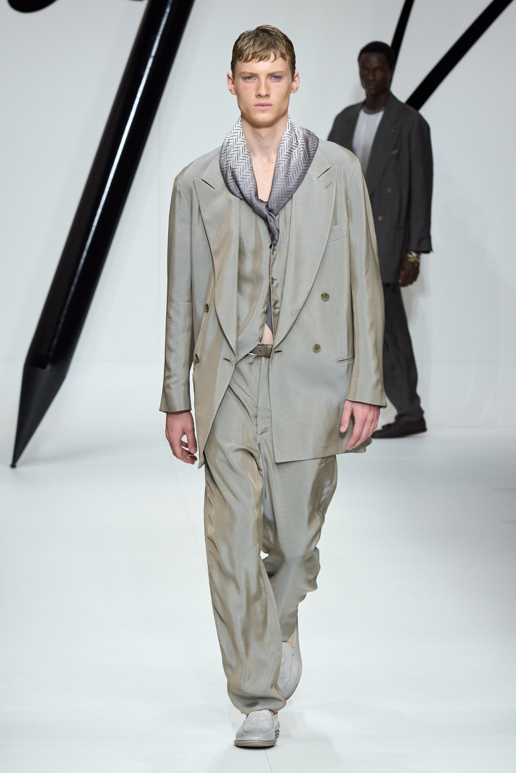 Giorgio Armani S/S 24 Menswear Look 31