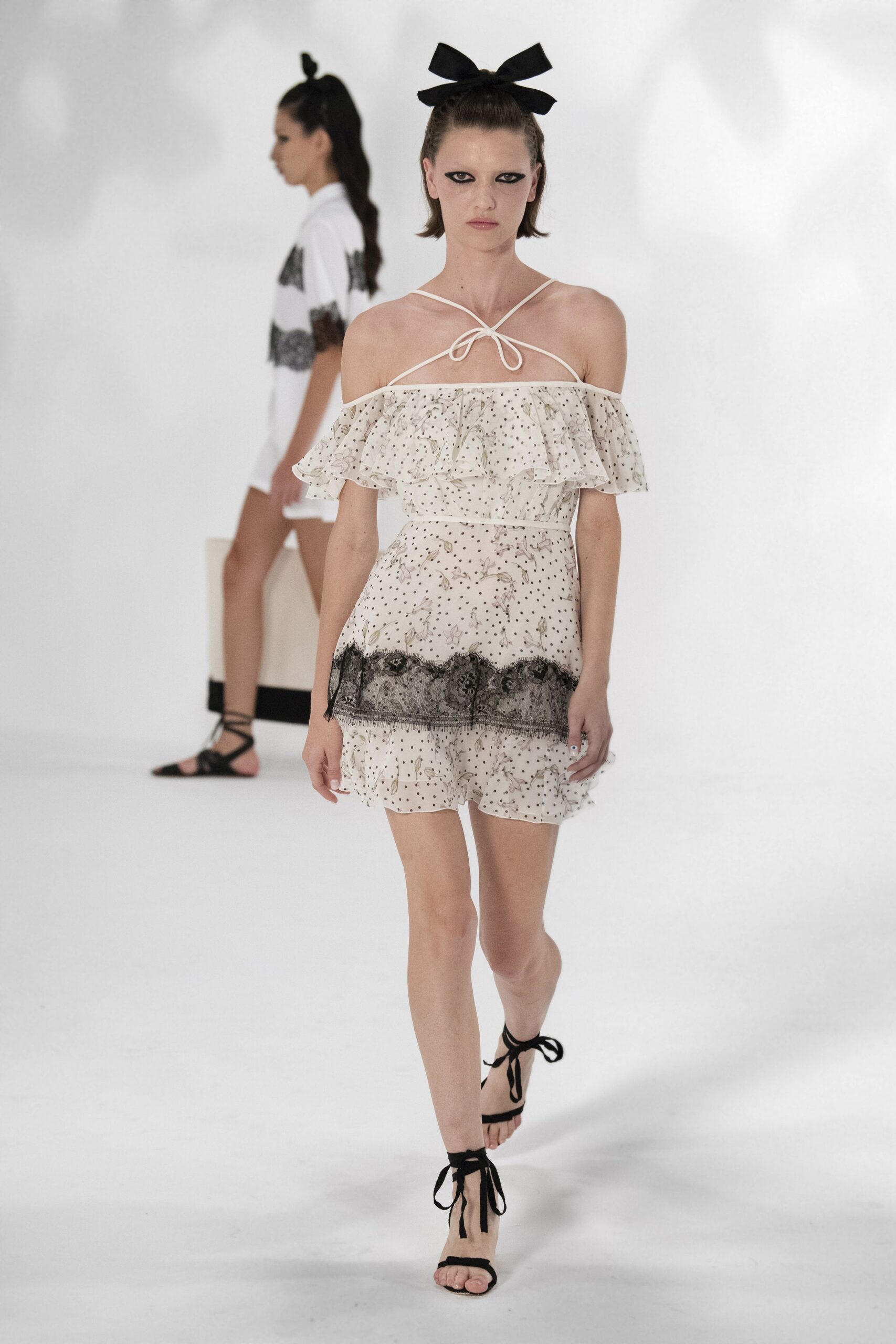 Giambattista Valli S/S 21 Look 32