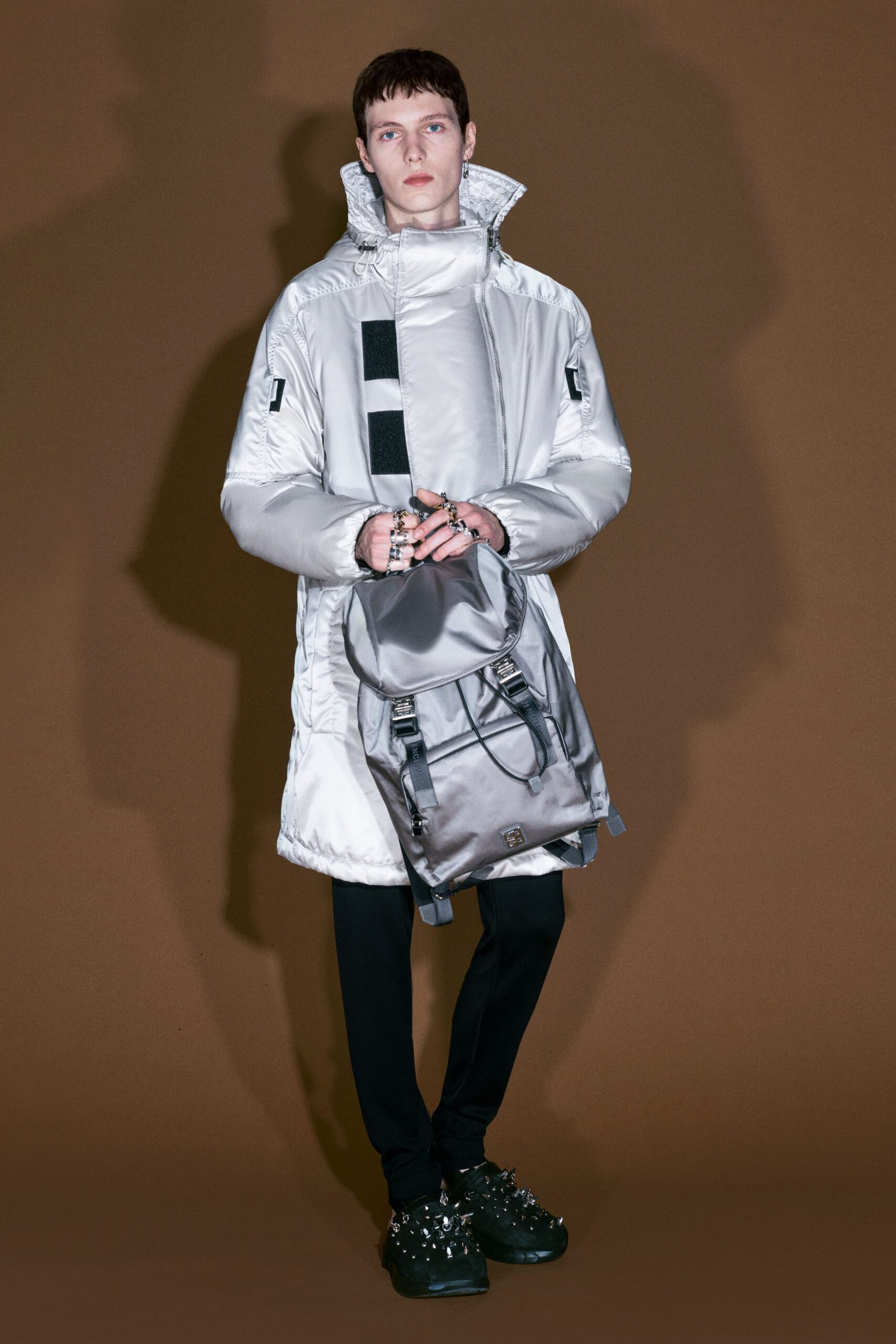 Givenchy F/W 21 Look 32