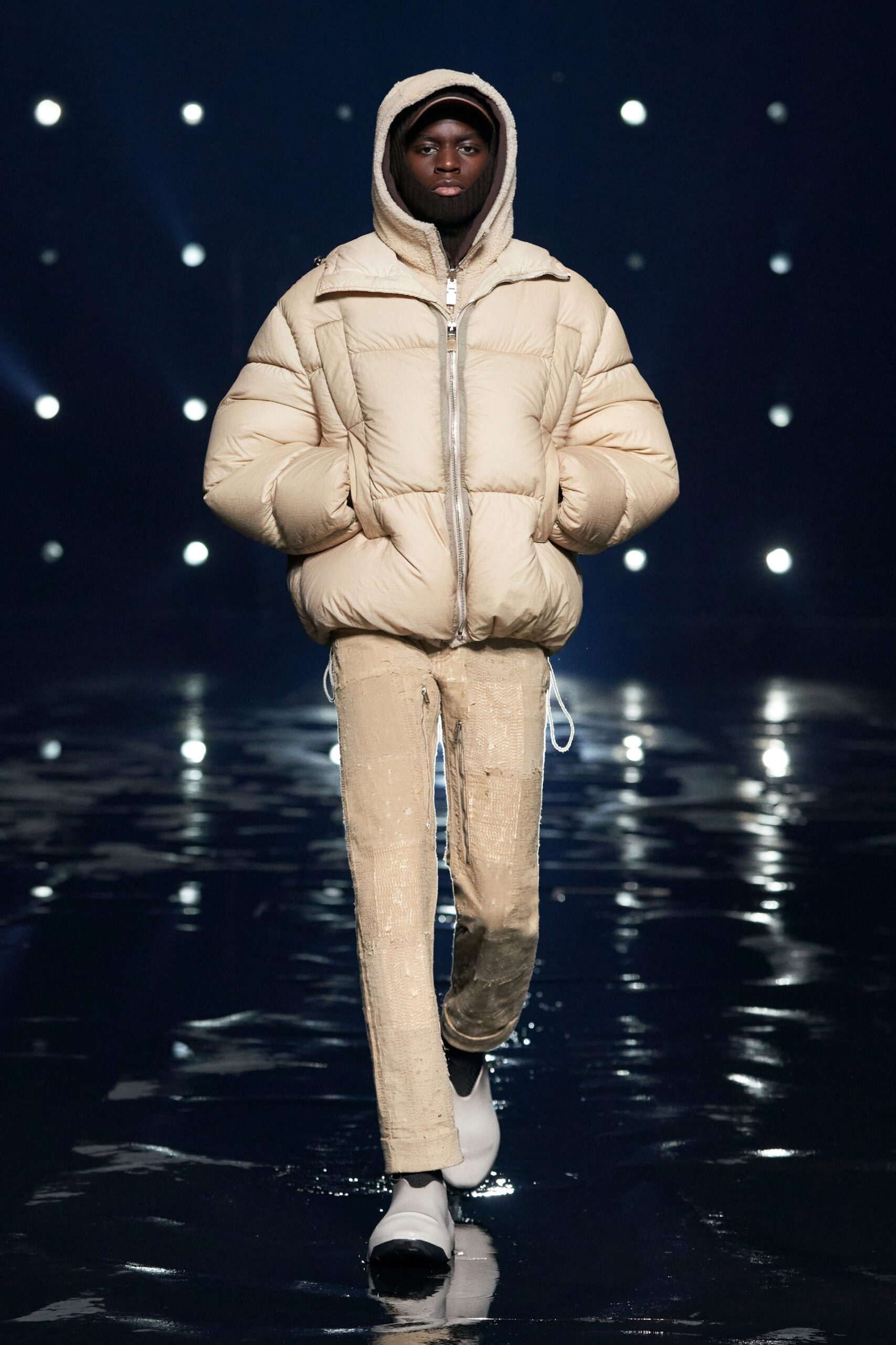 Givenchy F/W 21 Look 32