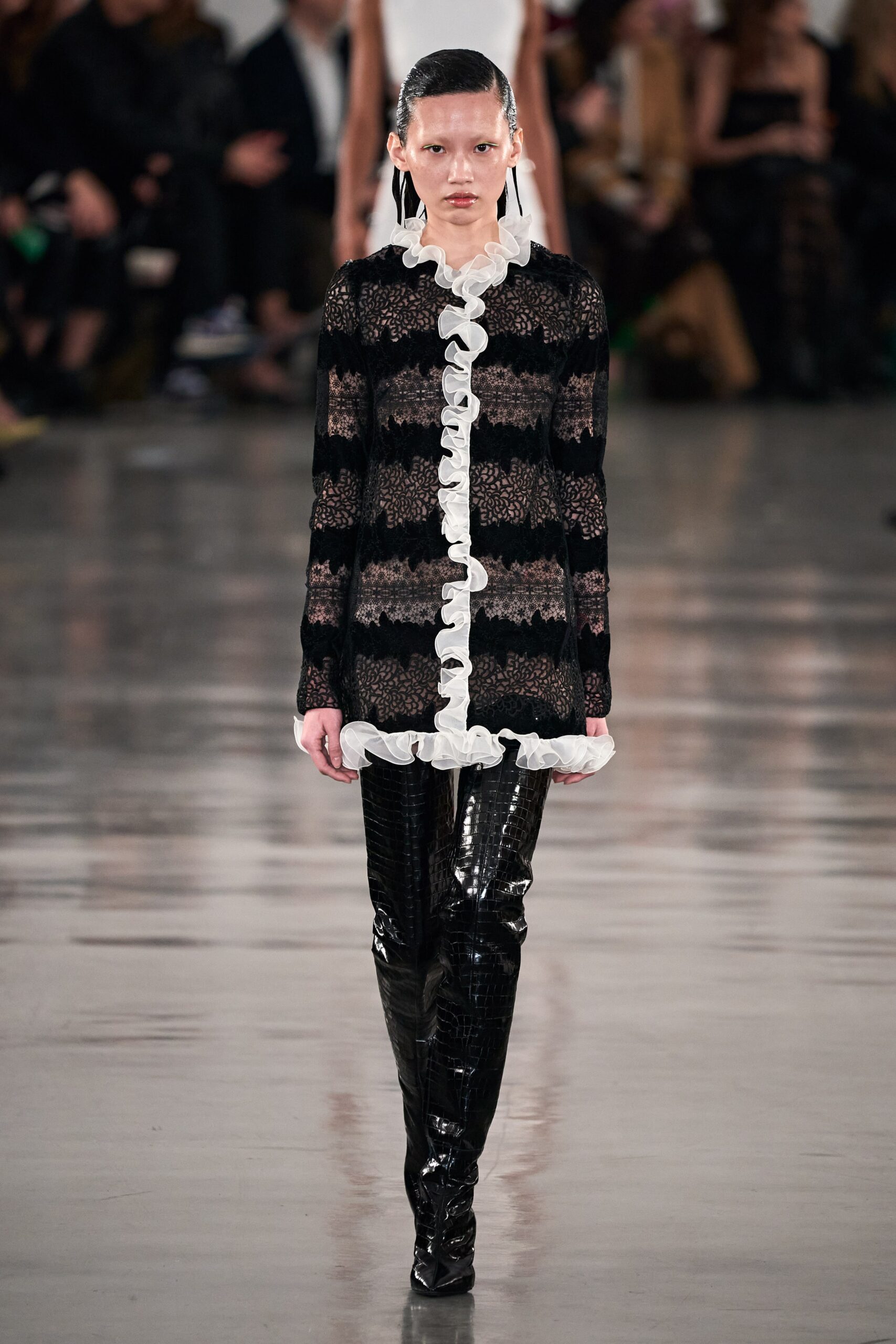 Giambattista Valli F/W 22 Look 32