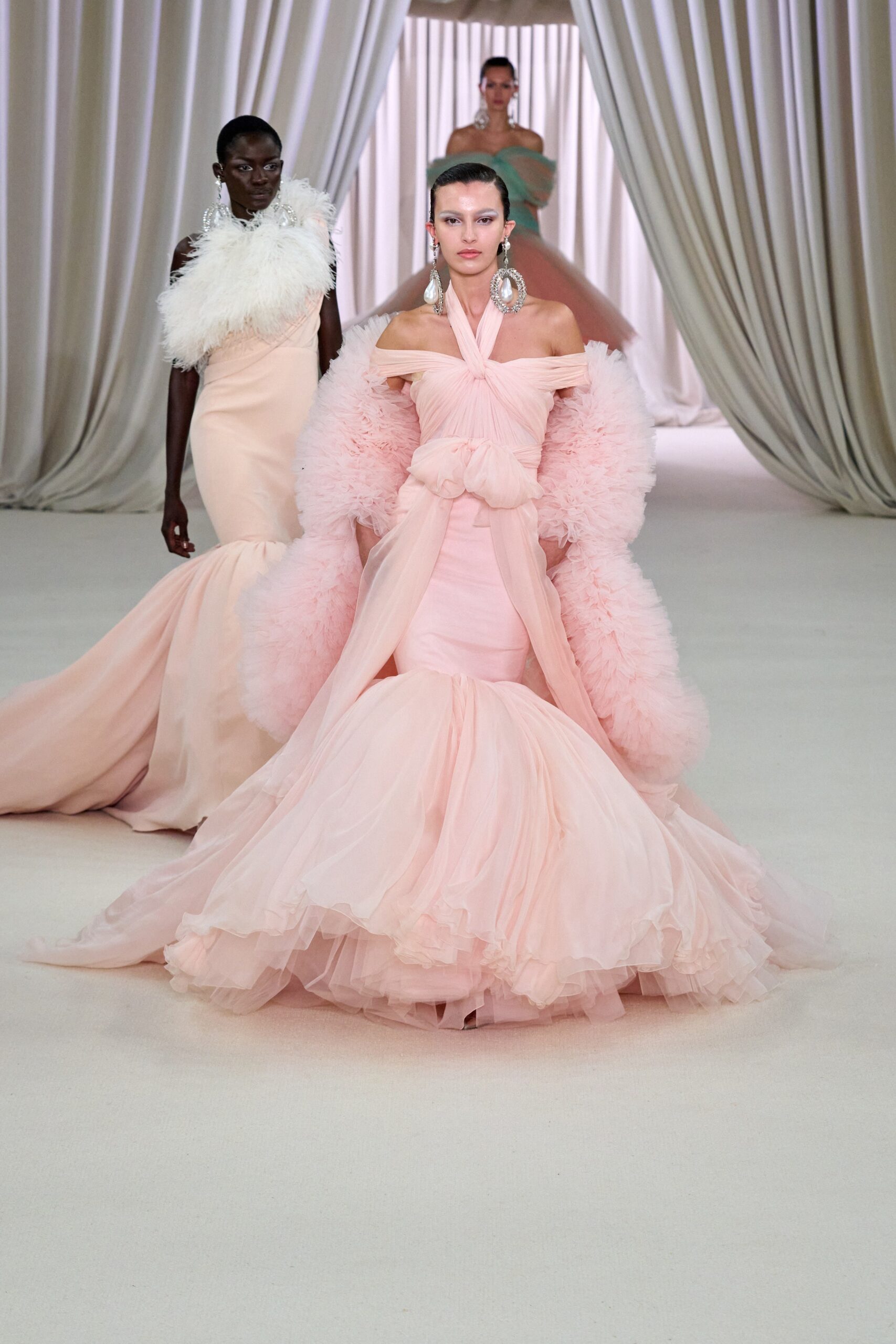 Giambattista Valli S/S 23 Couture Look 32