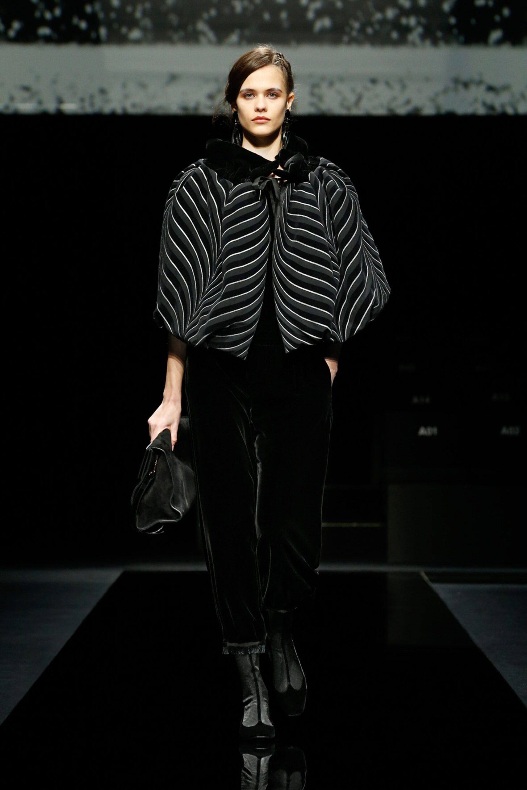 Giorgio Armani F/W 20 Look 32