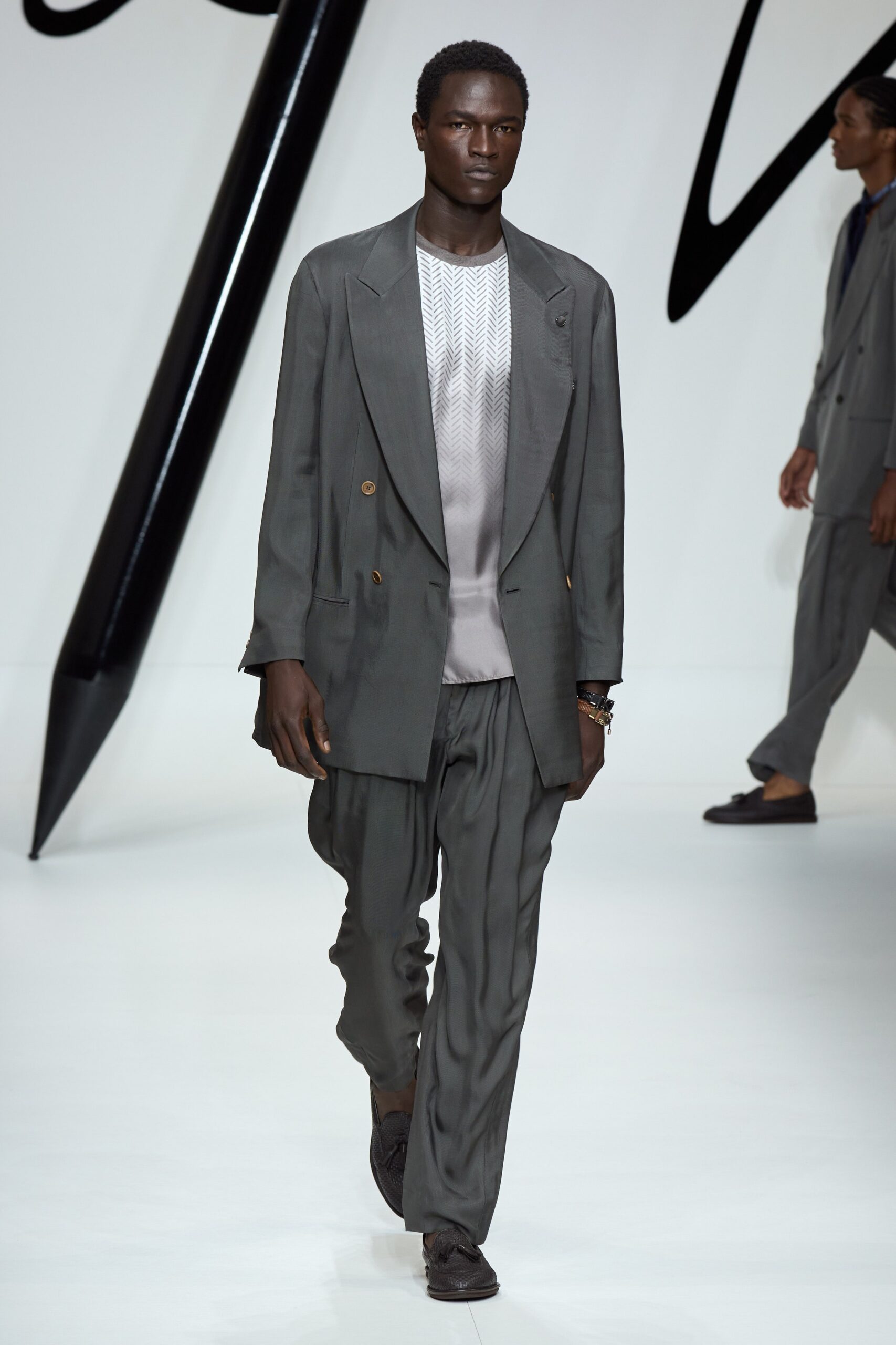 Giorgio Armani S/S 24 Menswear Look 32