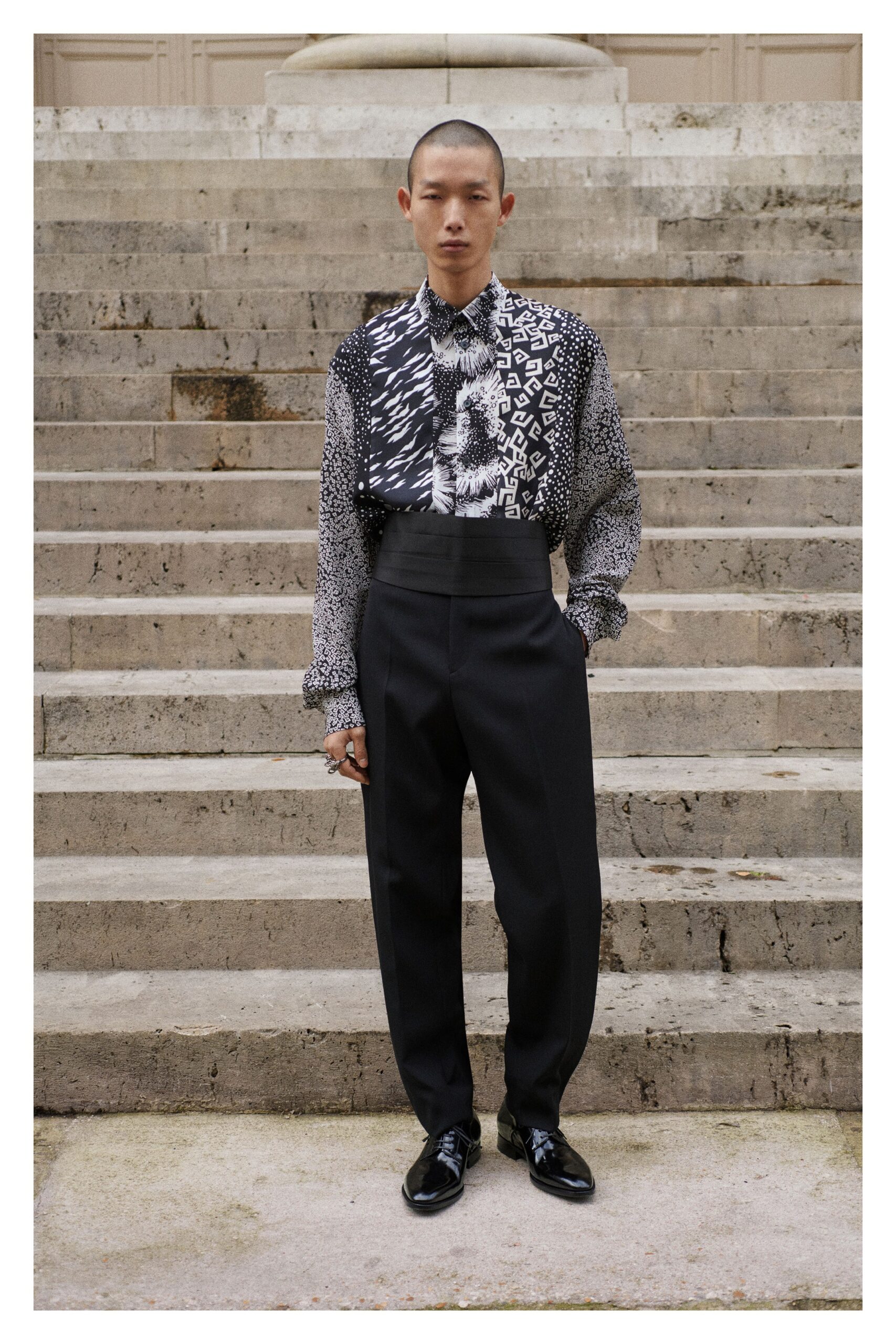 Givenchy F/W 19 Menswear Look 32