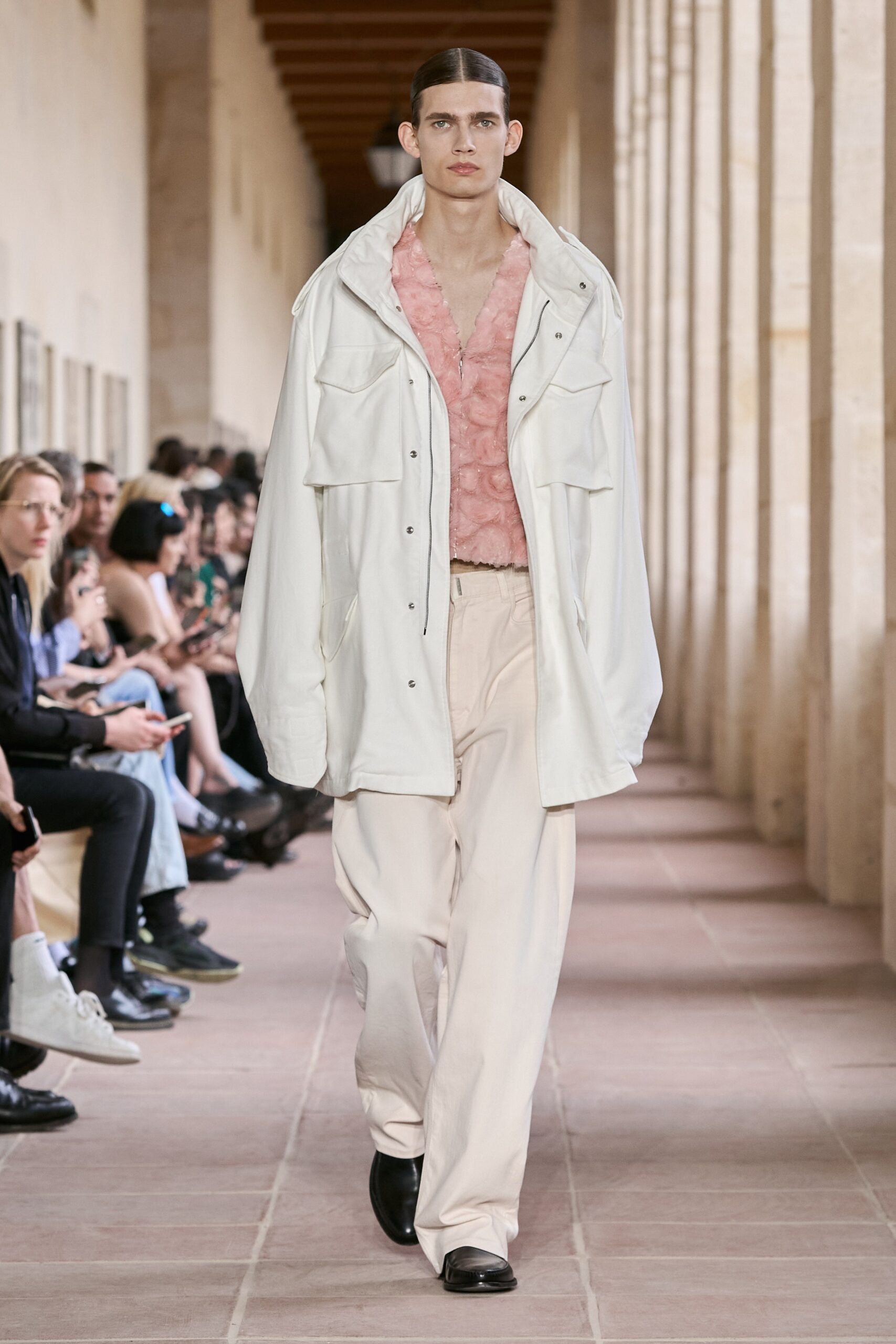 Givenchy S/S 24 Menswear Look 32