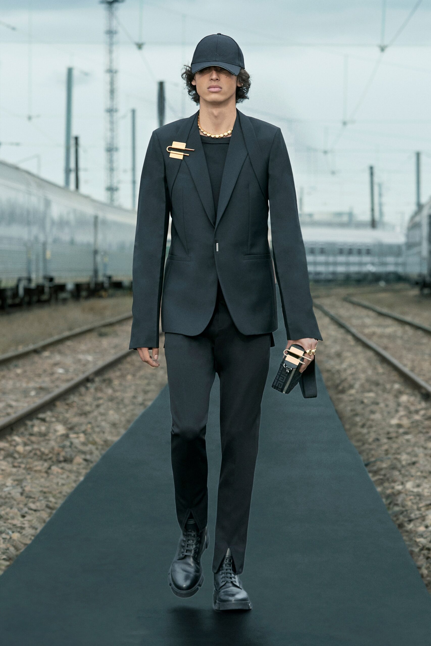 Givenchy Resort 22 Look 33