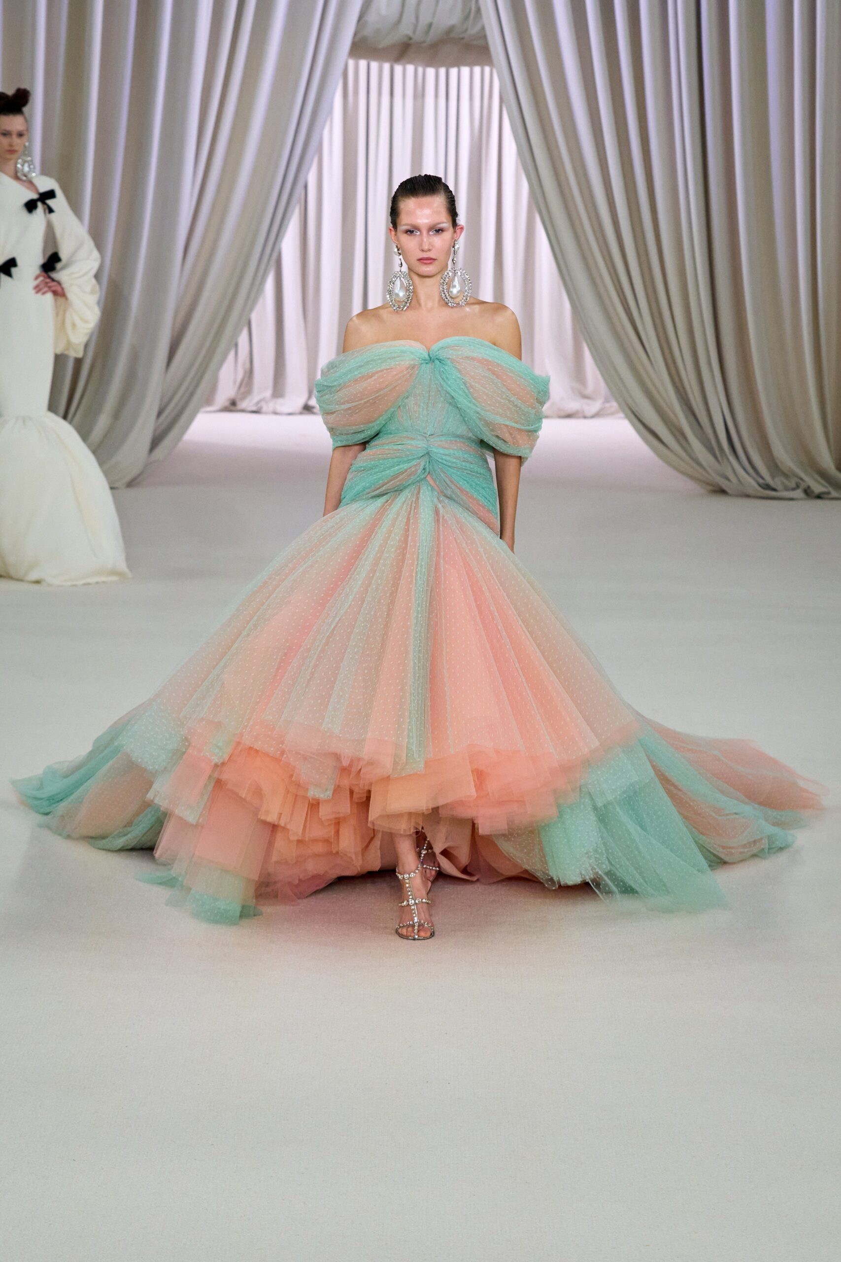 Giambattista Valli S/S 23 Couture Look 33
