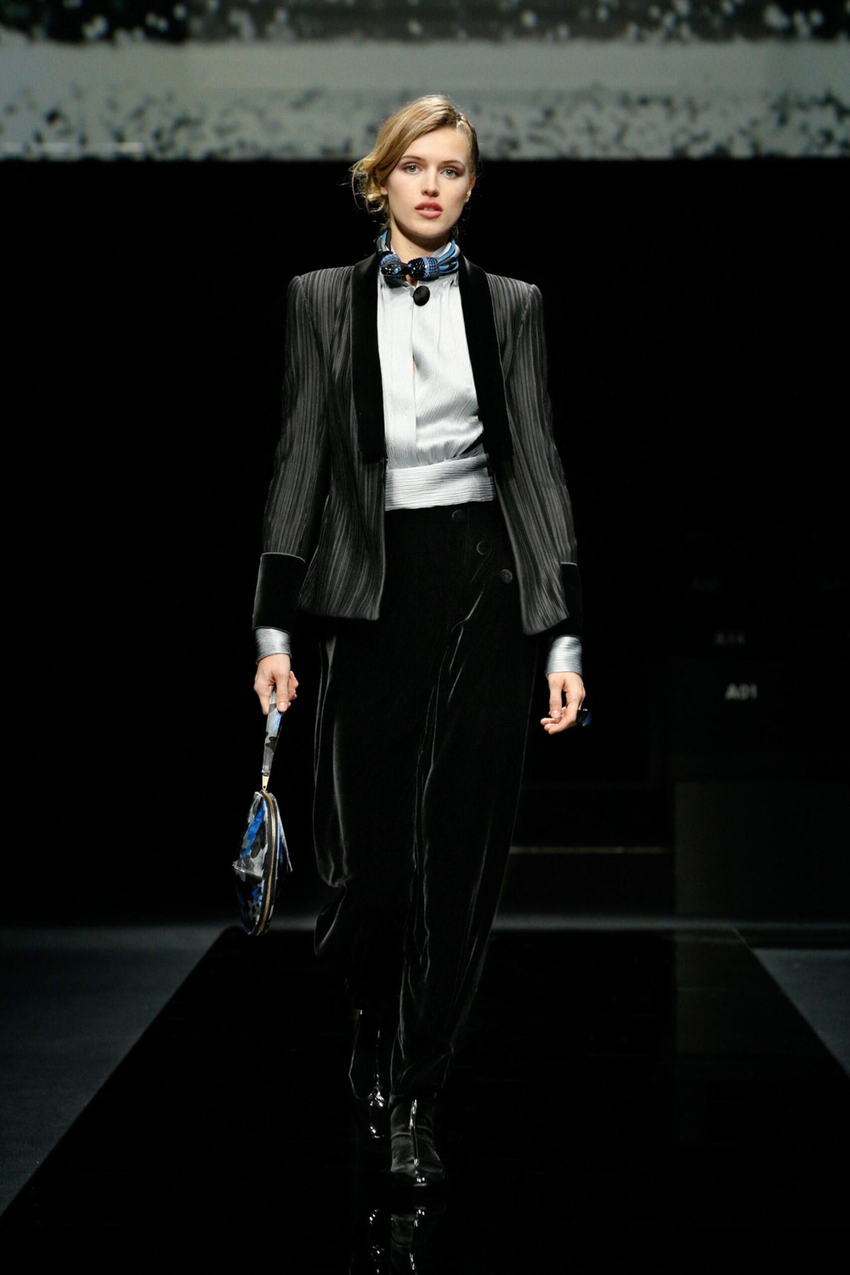 Giorgio Armani F/W 20 Look 33