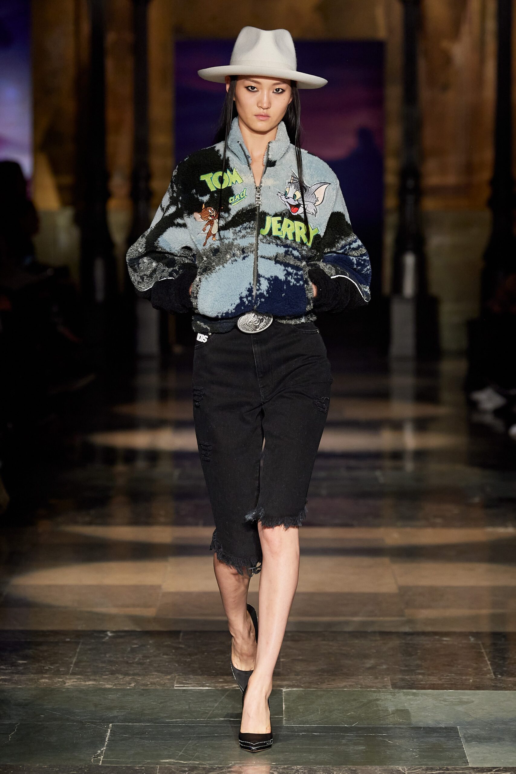 GCDS F/W 20 Look 34