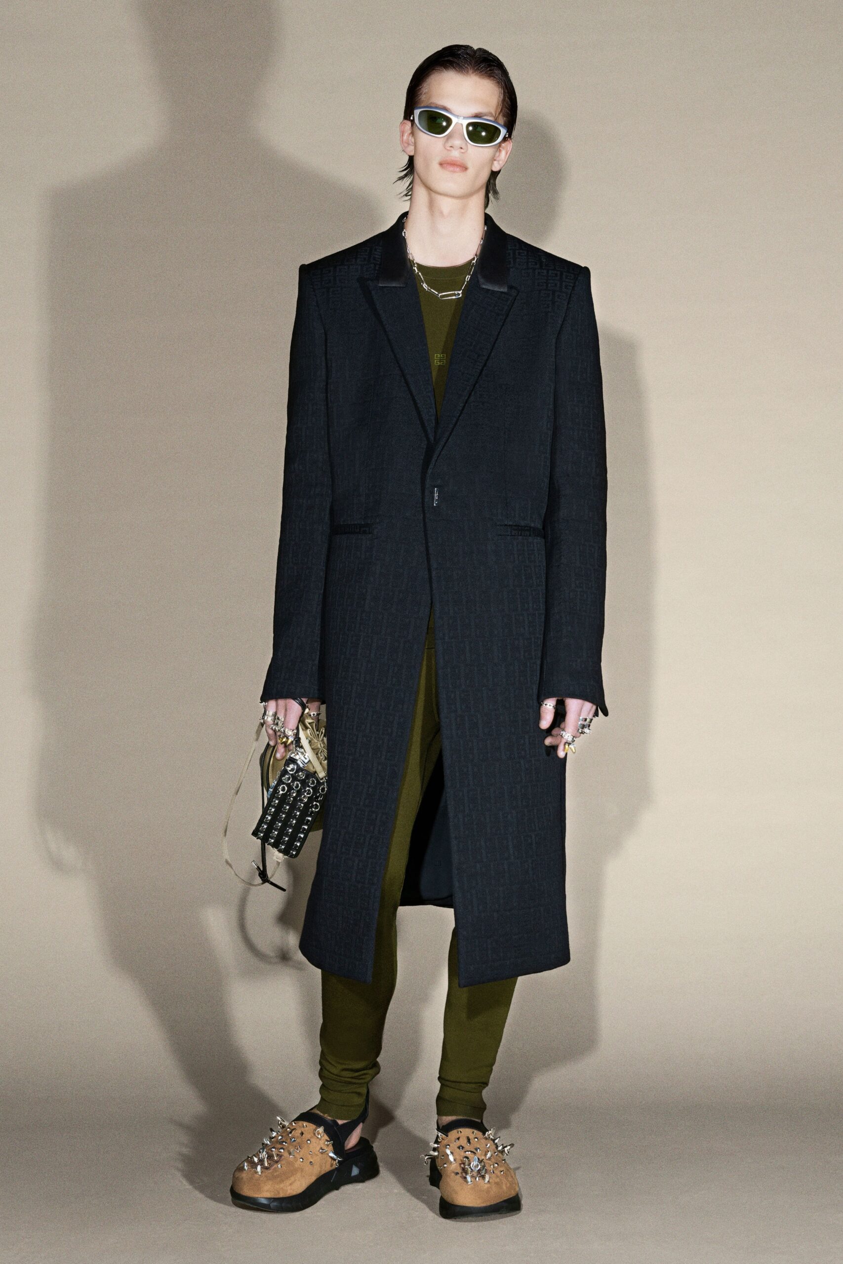 Givenchy F/W 21 Look 34