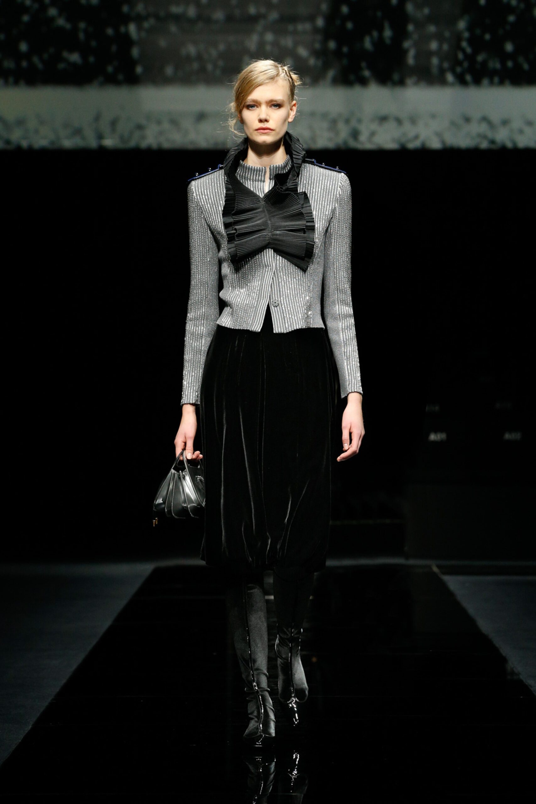 Giorgio Armani F/W 20 Look 34