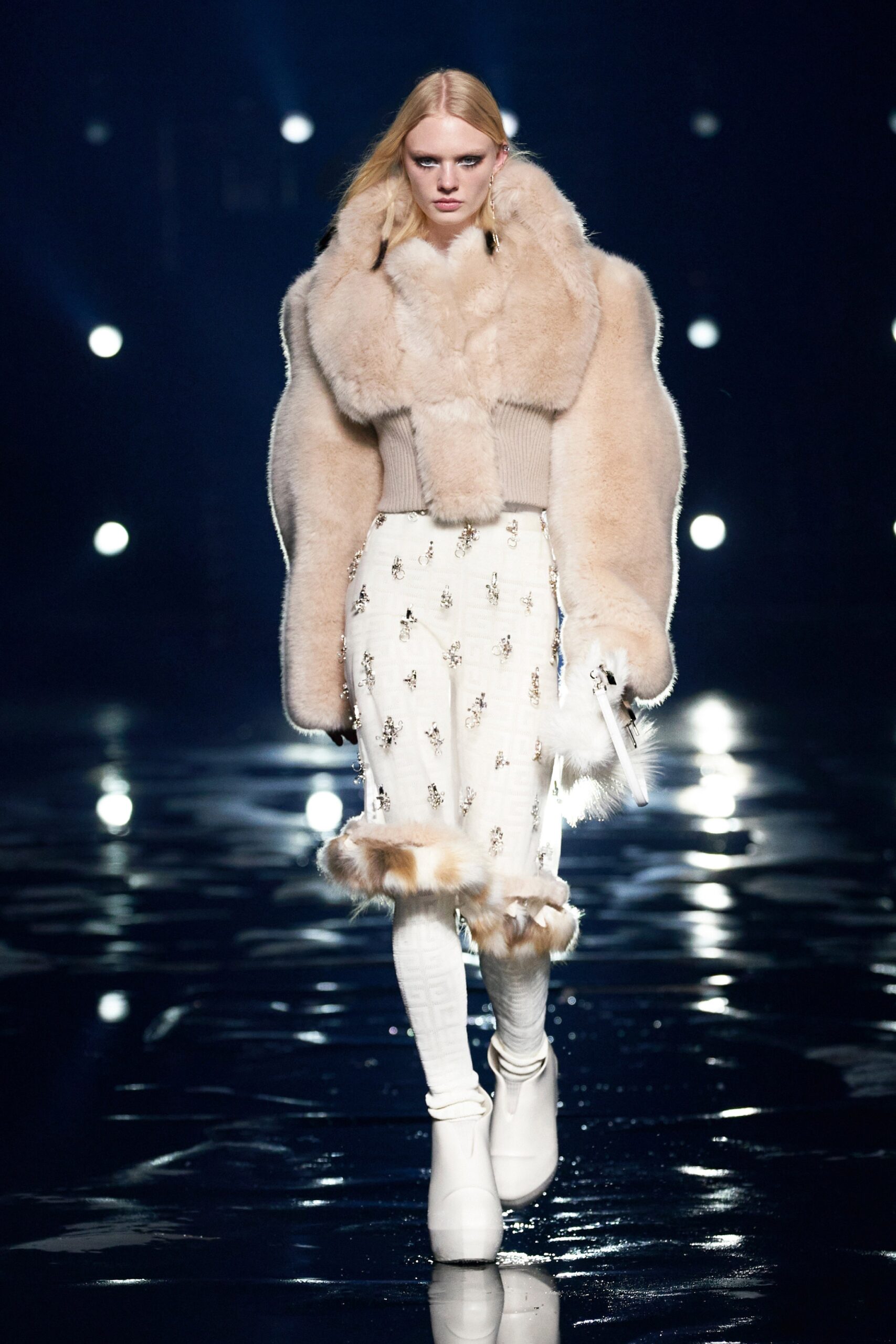 Givenchy F/W 21 Look 35