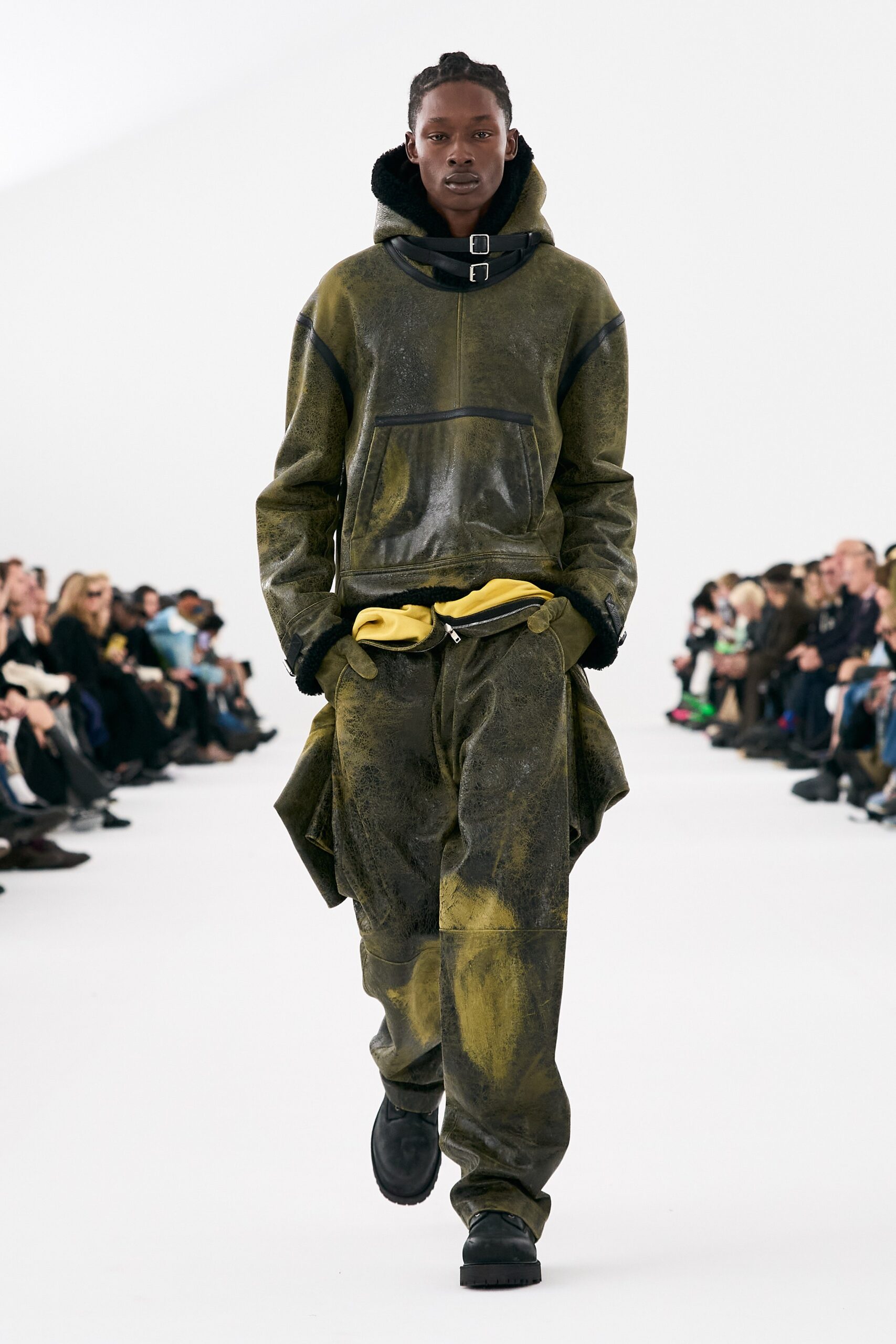 Givenchy F/W 23 Menswear Look 35