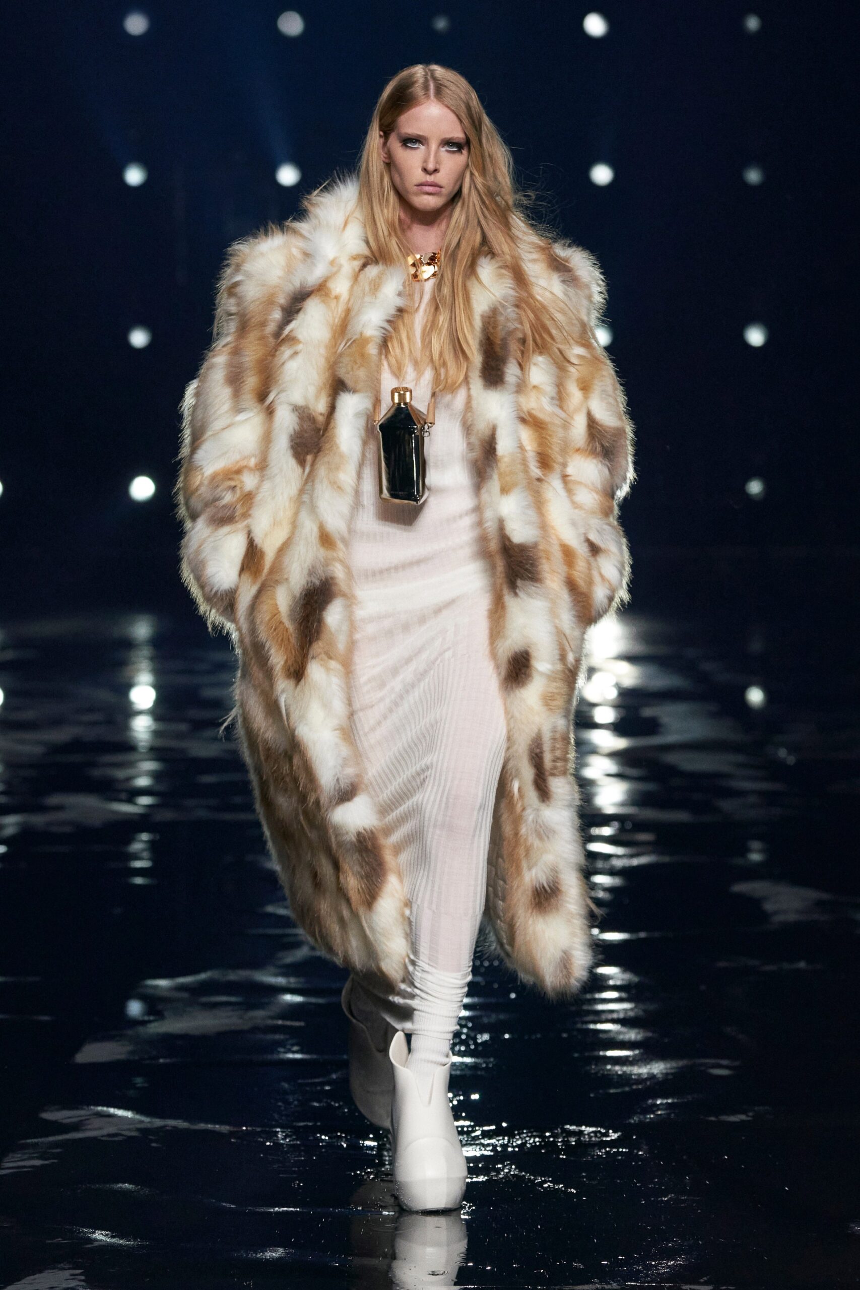 Givenchy F/W 21 Look 36