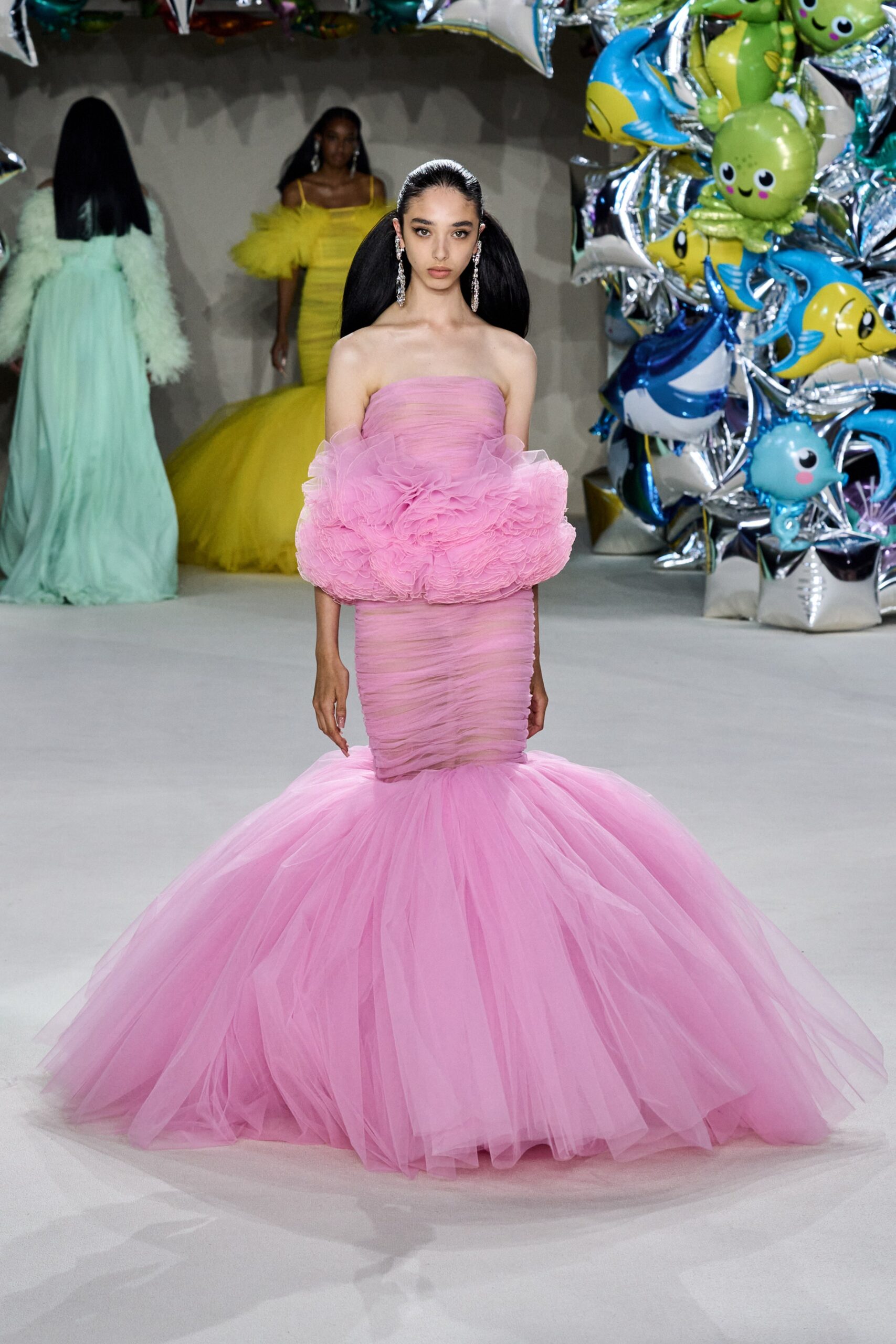 Giambattista Valli F/W 22 Couture Look 37