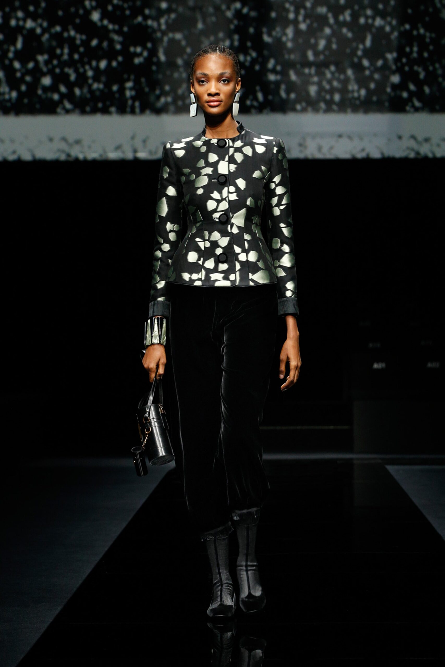 Giorgio Armani F/W 20 Look 37
