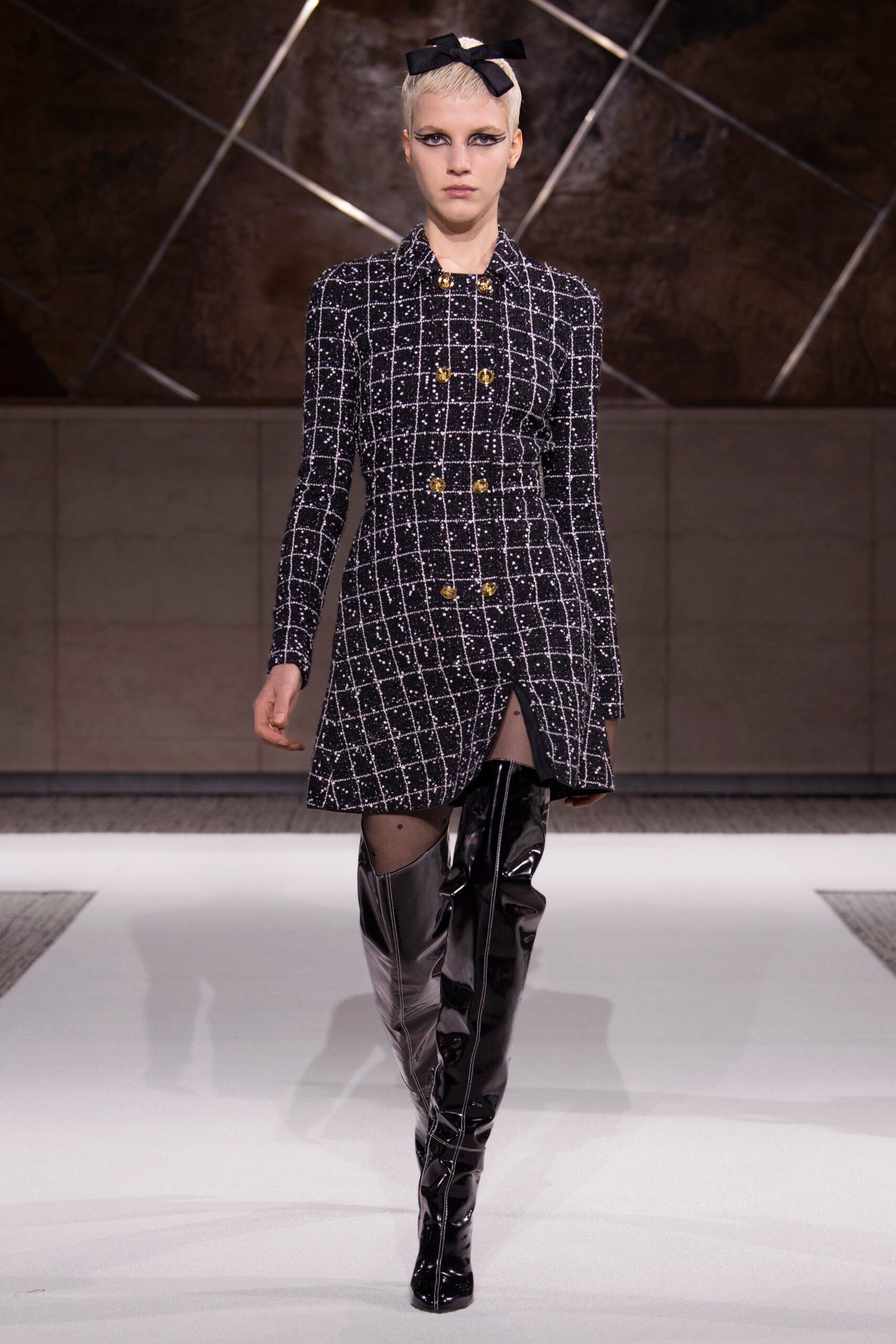 Giambattista Valli F/W 22 Look 38