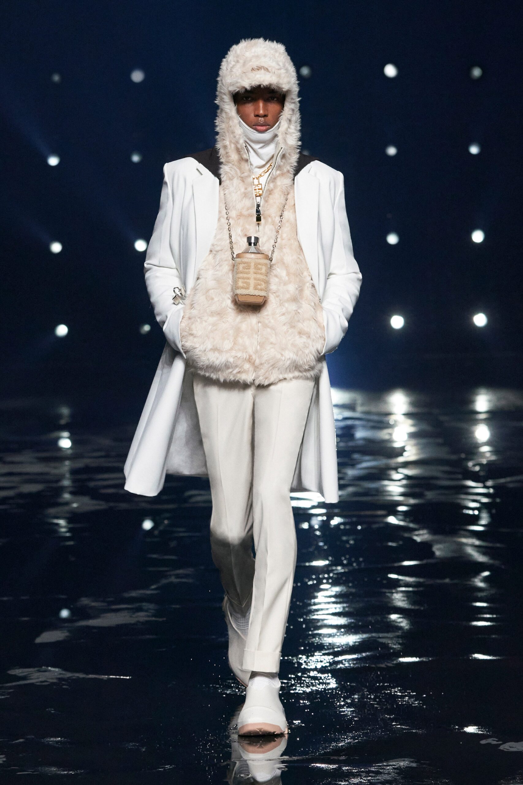 Givenchy F/W 21 Look 38