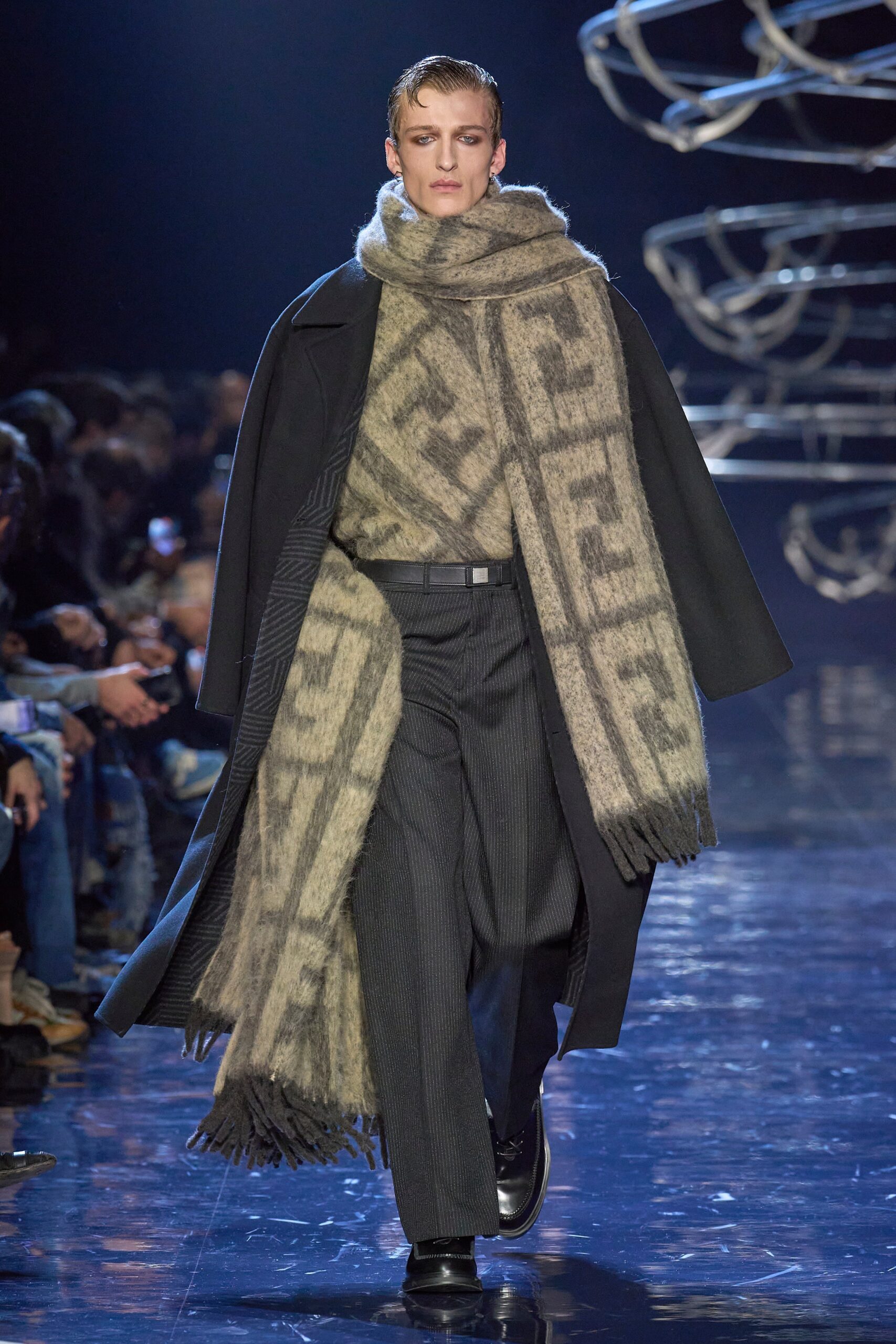 Fendi F/W 23 Menswear Look 38