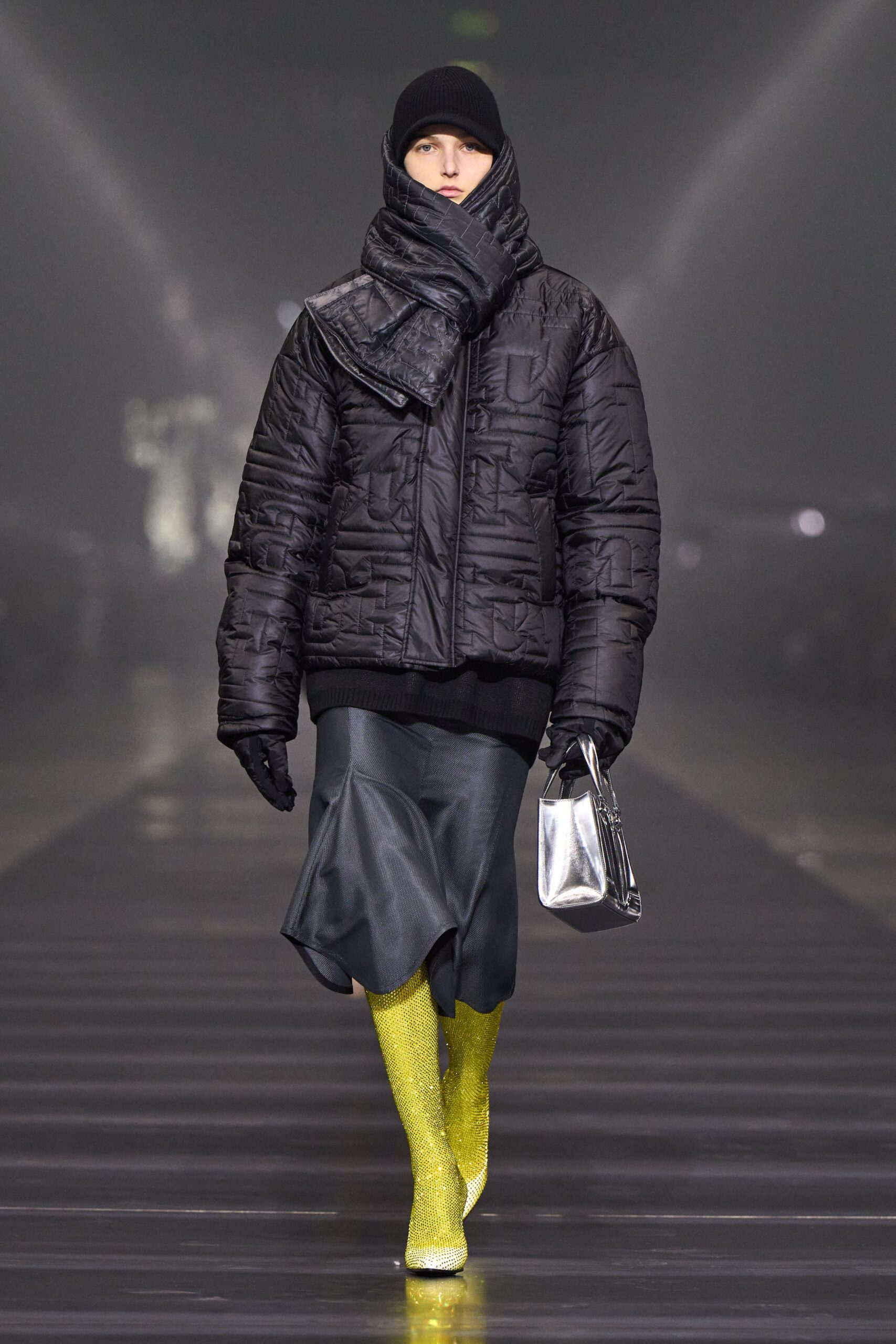 Ferrari F/W 22 Look 38