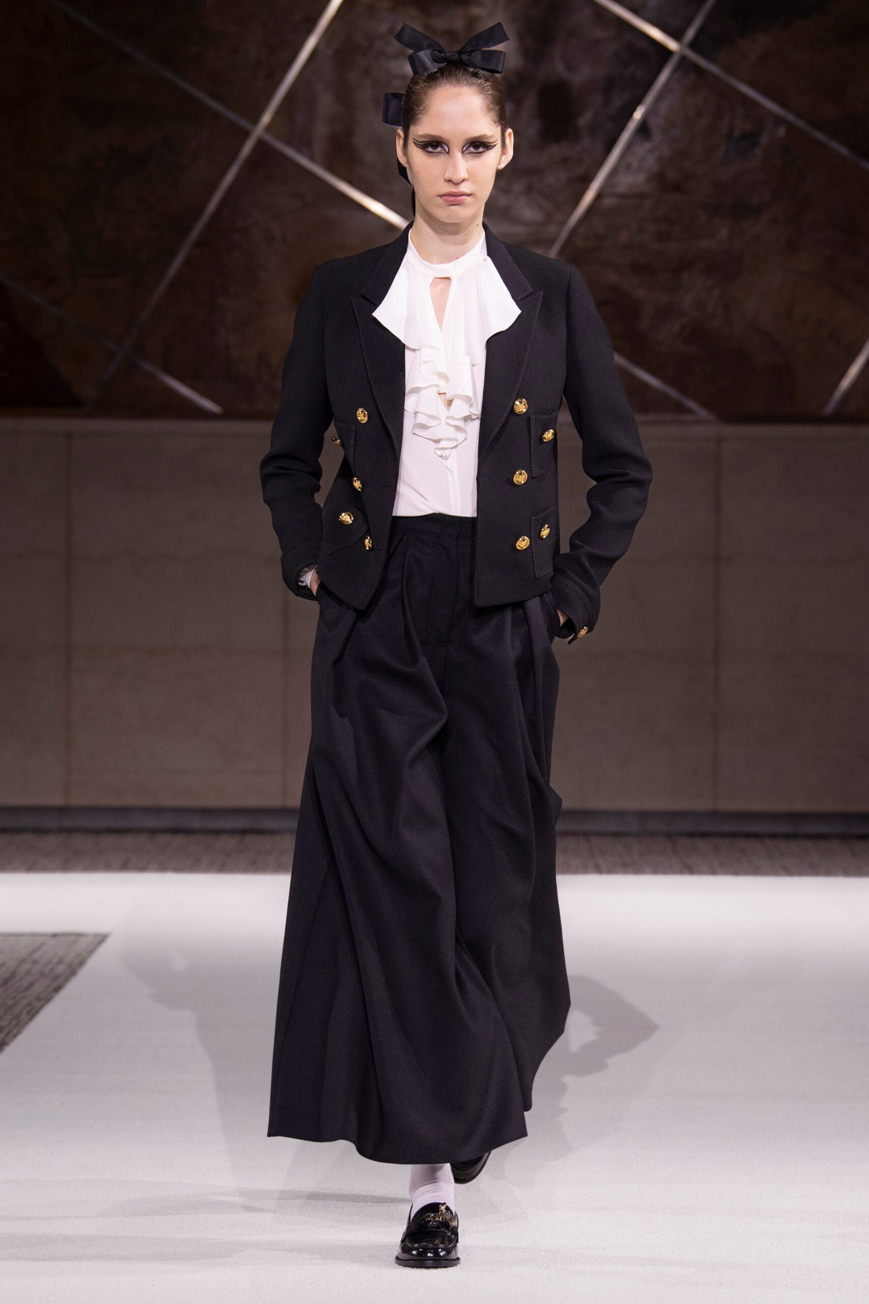 Giambattista Valli F/W 22 Look 39